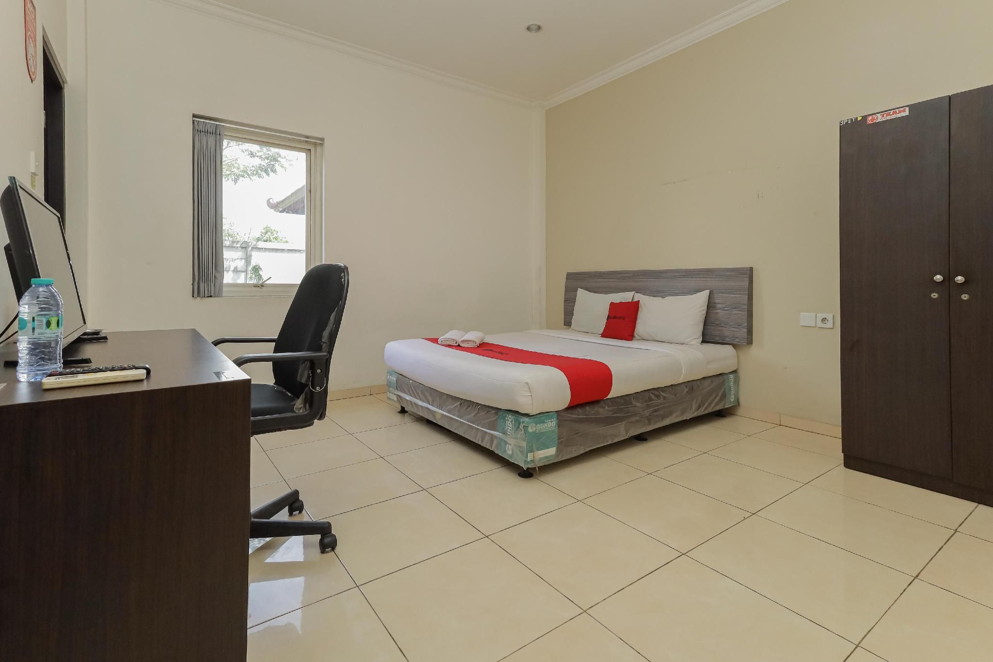RedDoorz Room