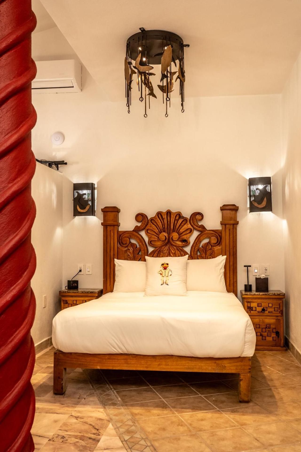 Deluxe One-Bedroom Apartment