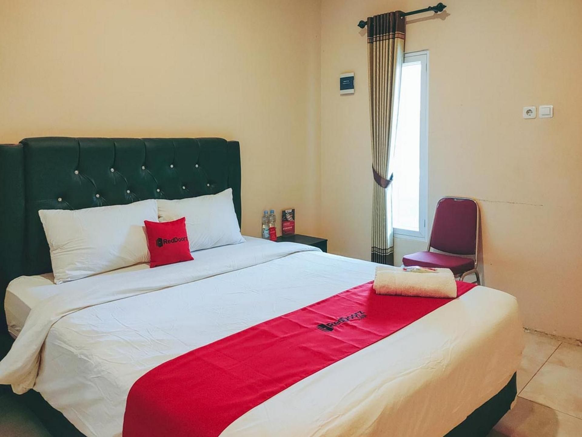 RedDoorz Room
