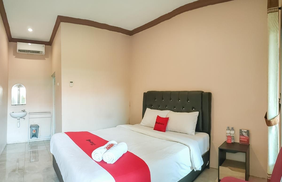 RedDoorz Room