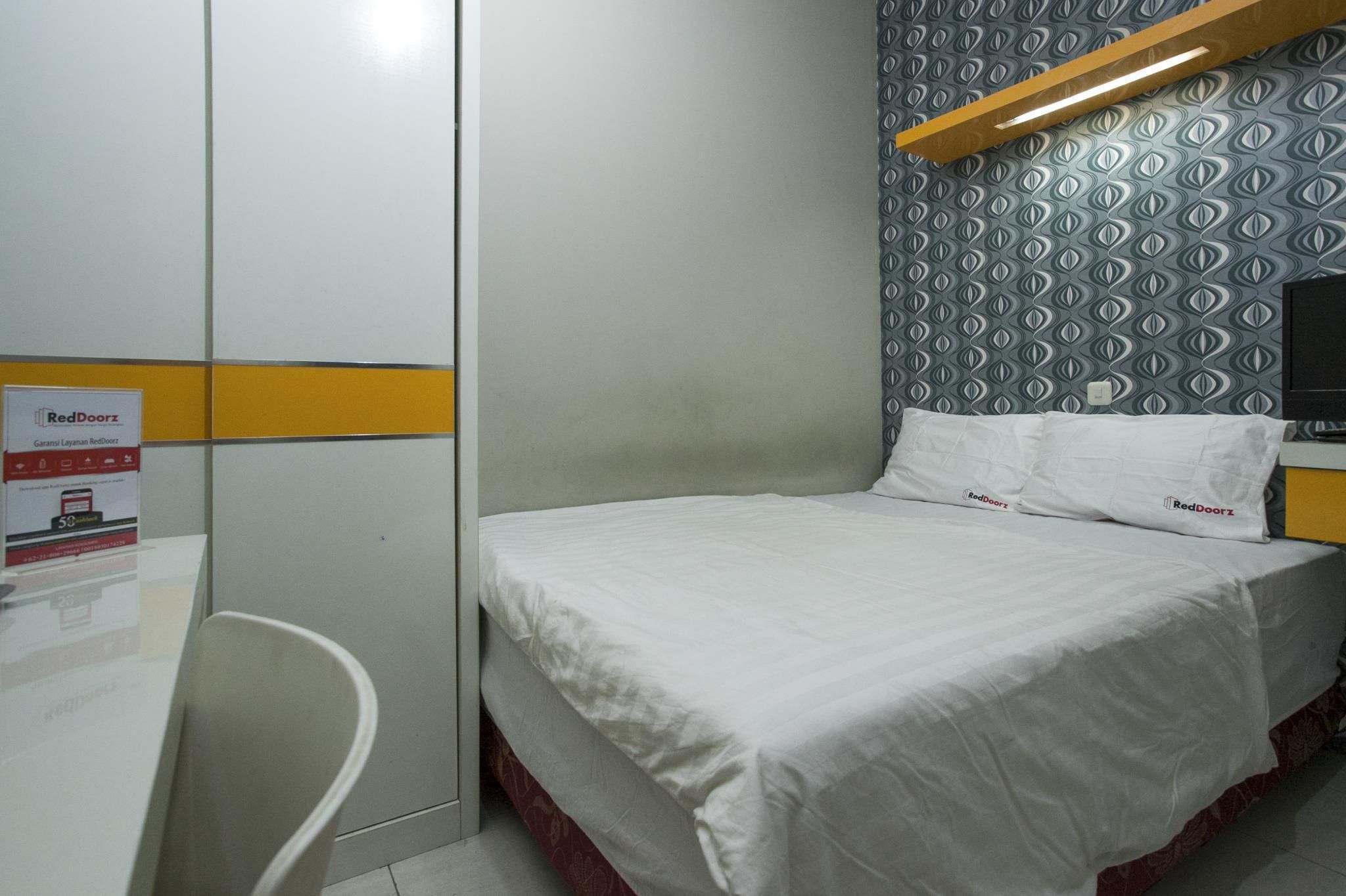 RedDoorz Room
