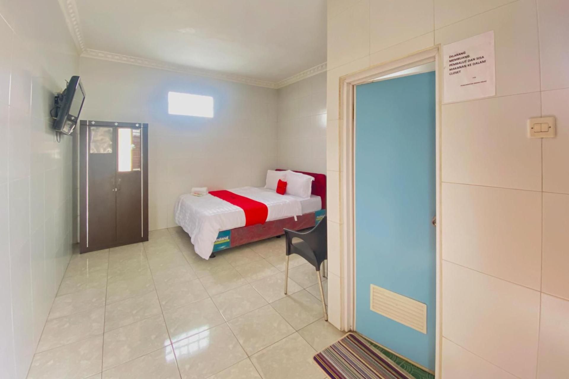 RedDoorz Room