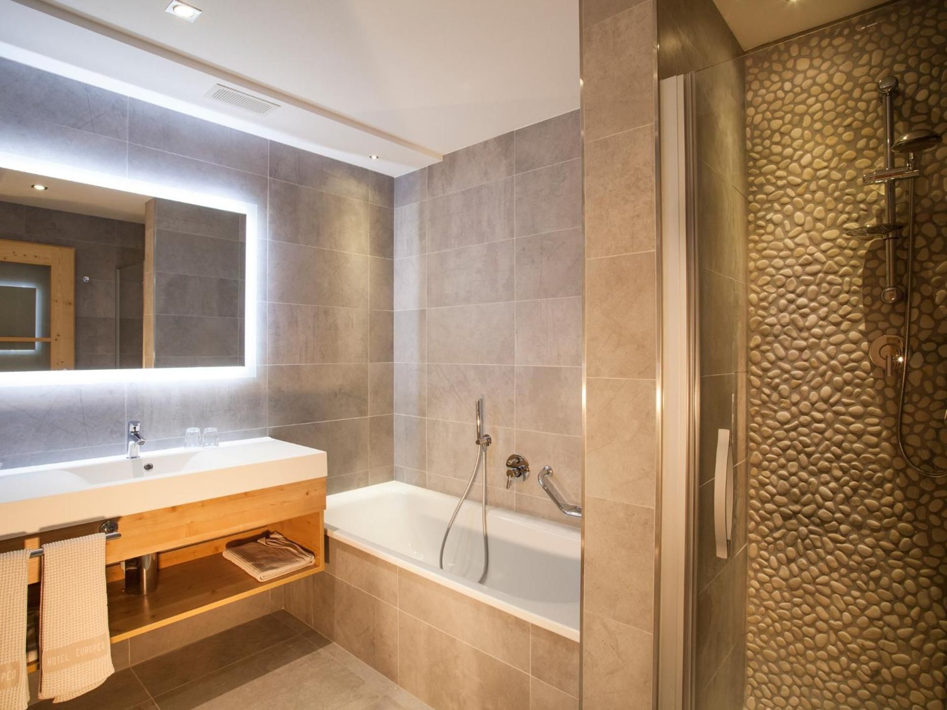 Junior Suite (2 Adults)