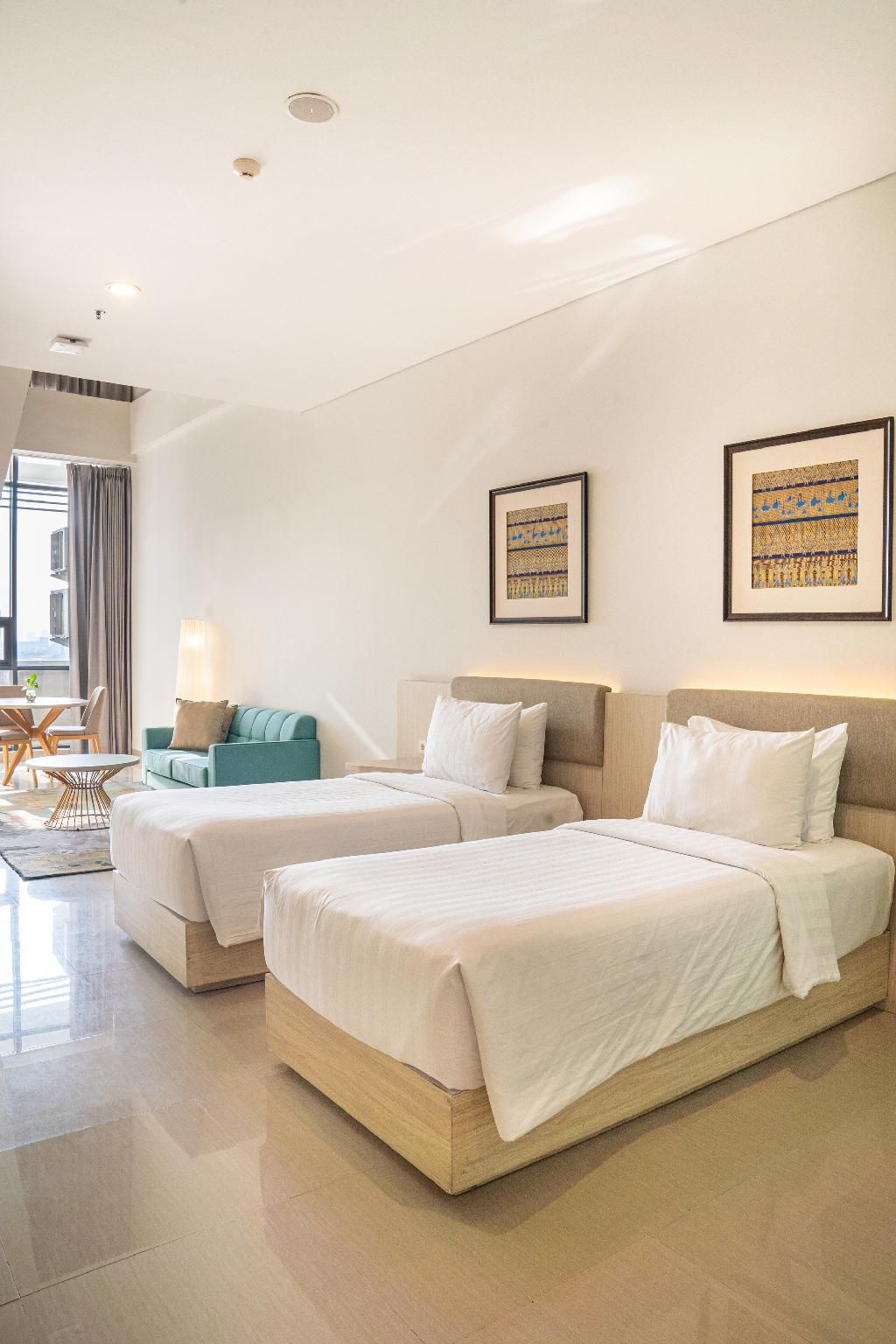 Suite Family Room