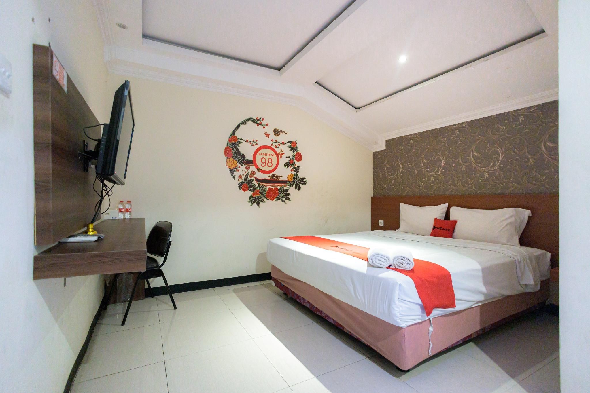RedDoorz Room