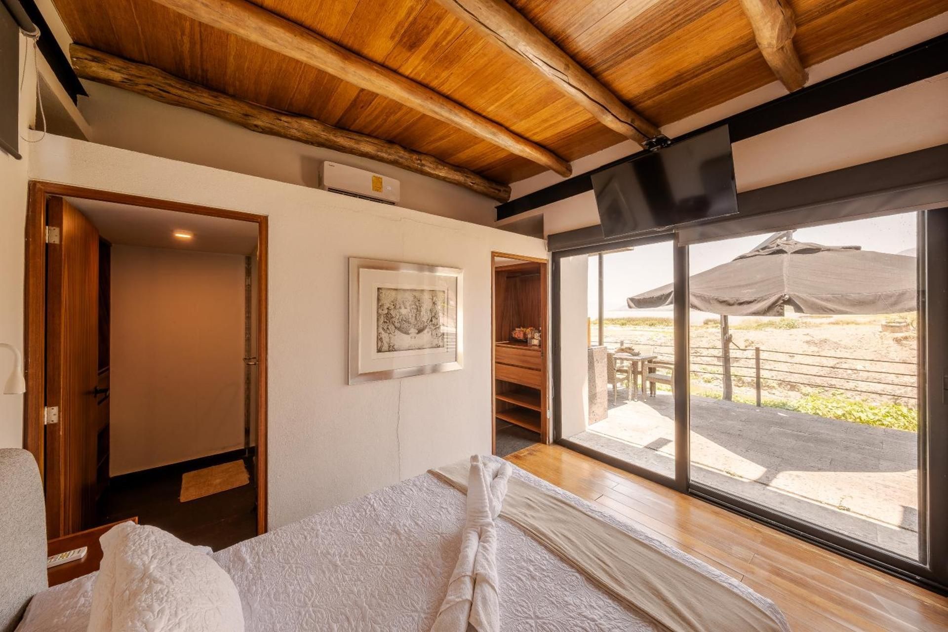 Nimue Marina Residence One-Bedroom Suite 2