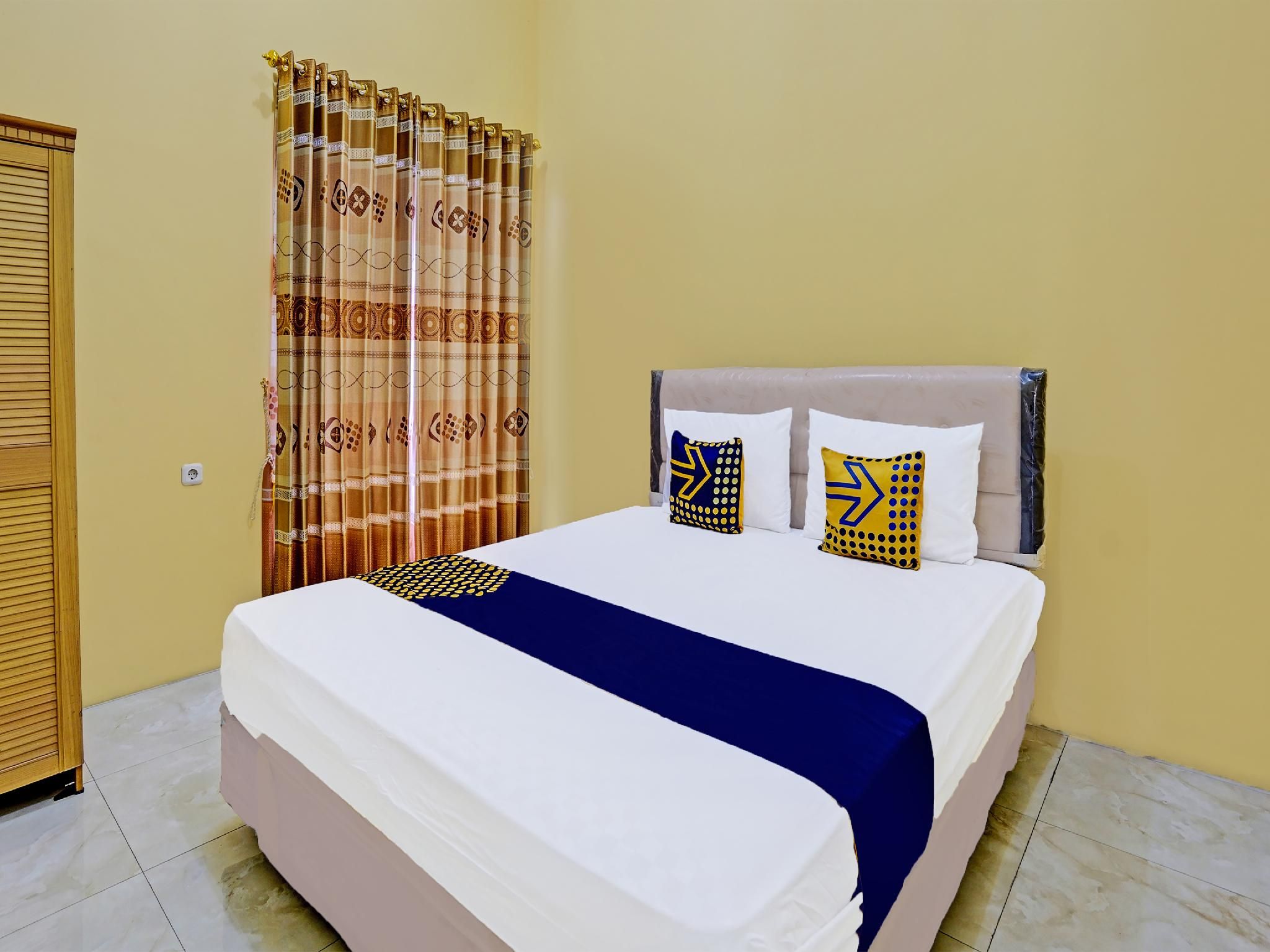 SPOT ON Room without Air Conditioning