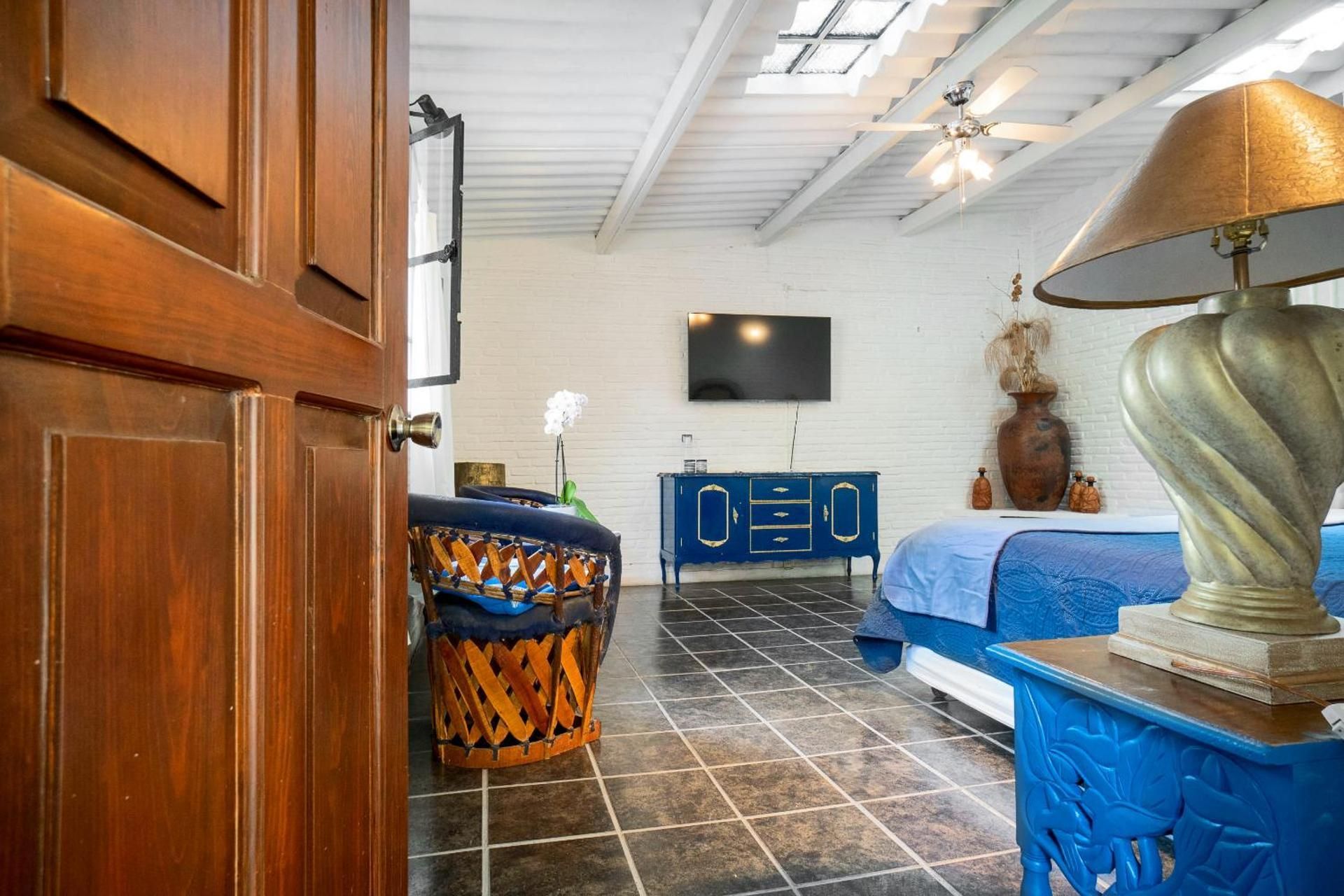 Deluxe King Suite