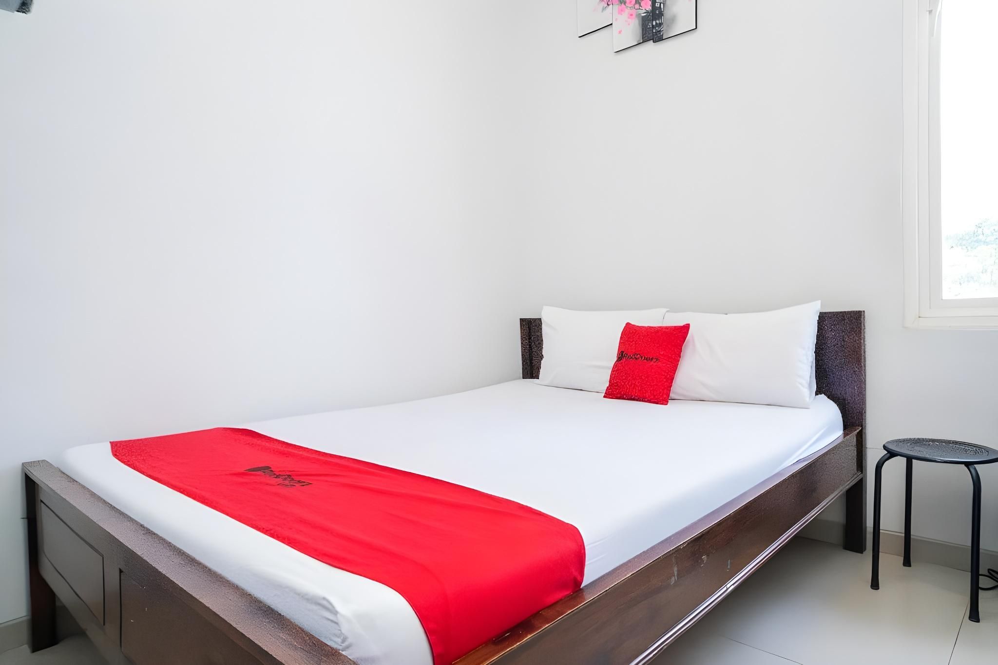 RedDoorz Room