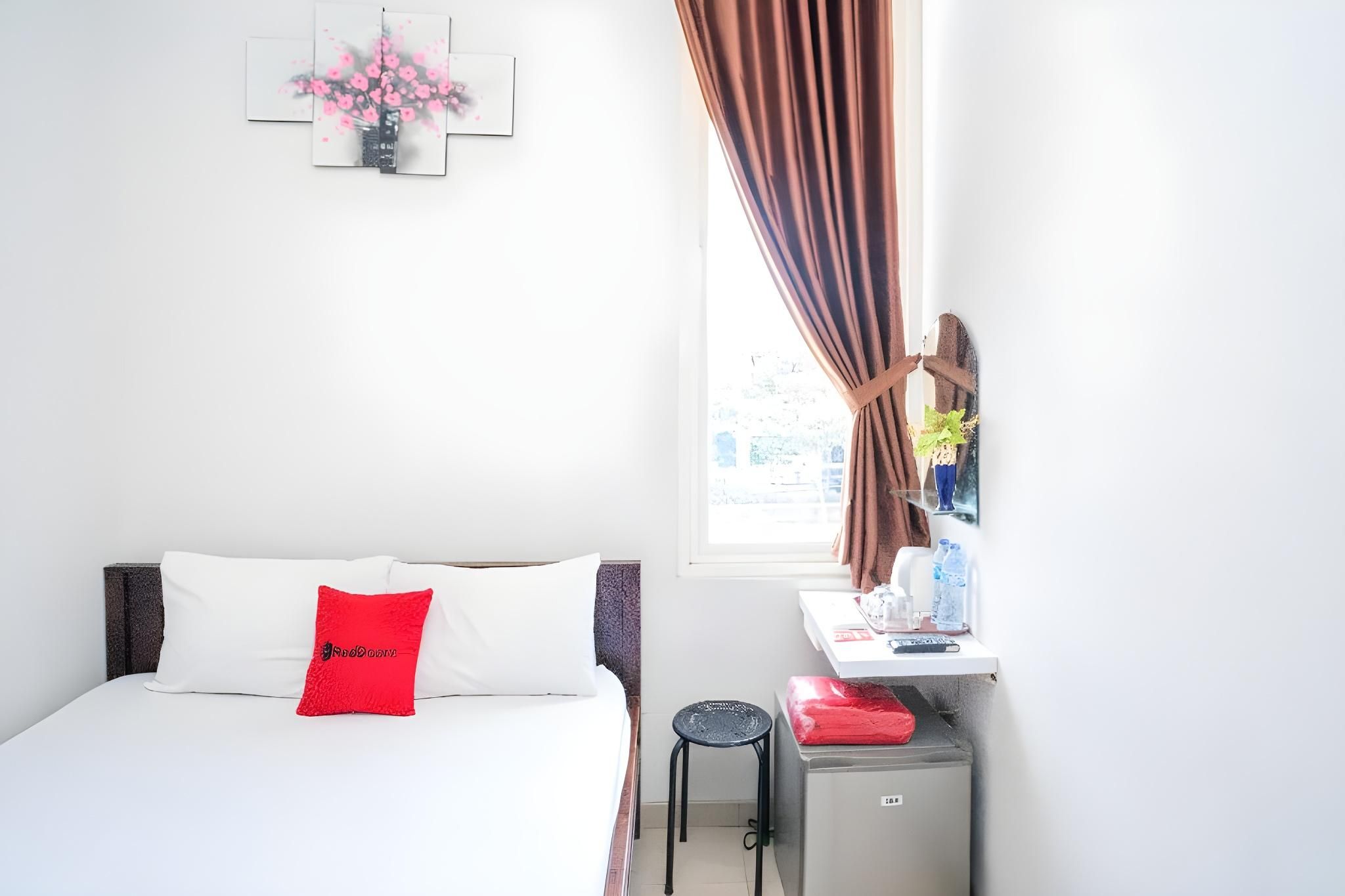 RedDoorz Room