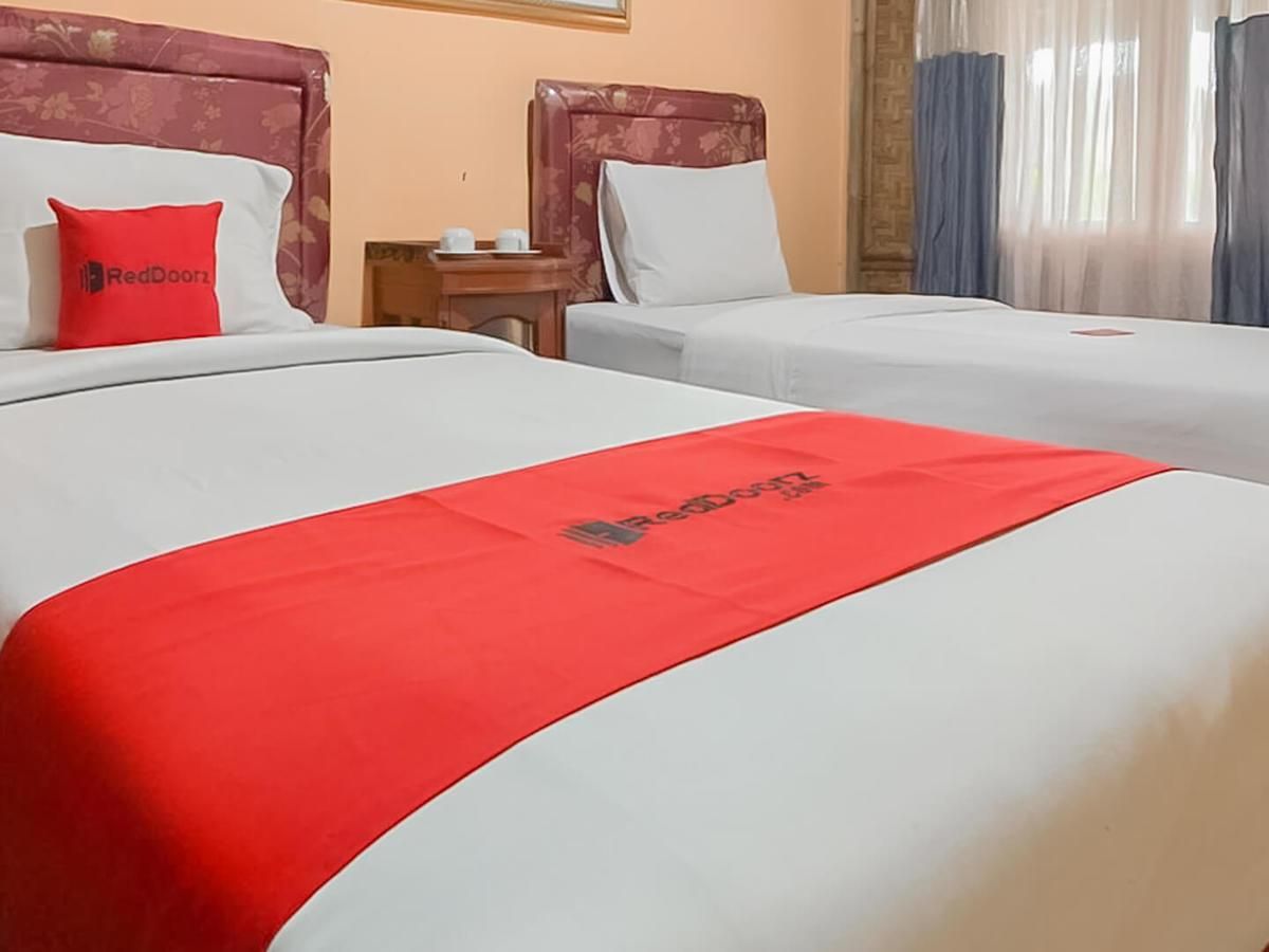 RedDoorz Plus @ Grand Yustik Sukabumi RedDoorz Twin Room 2