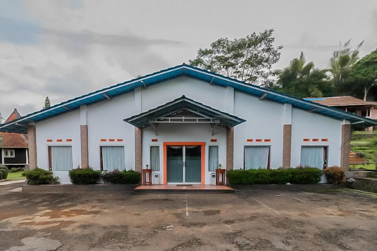 RedDoorz Plus @ Grand Yustik Sukabumi