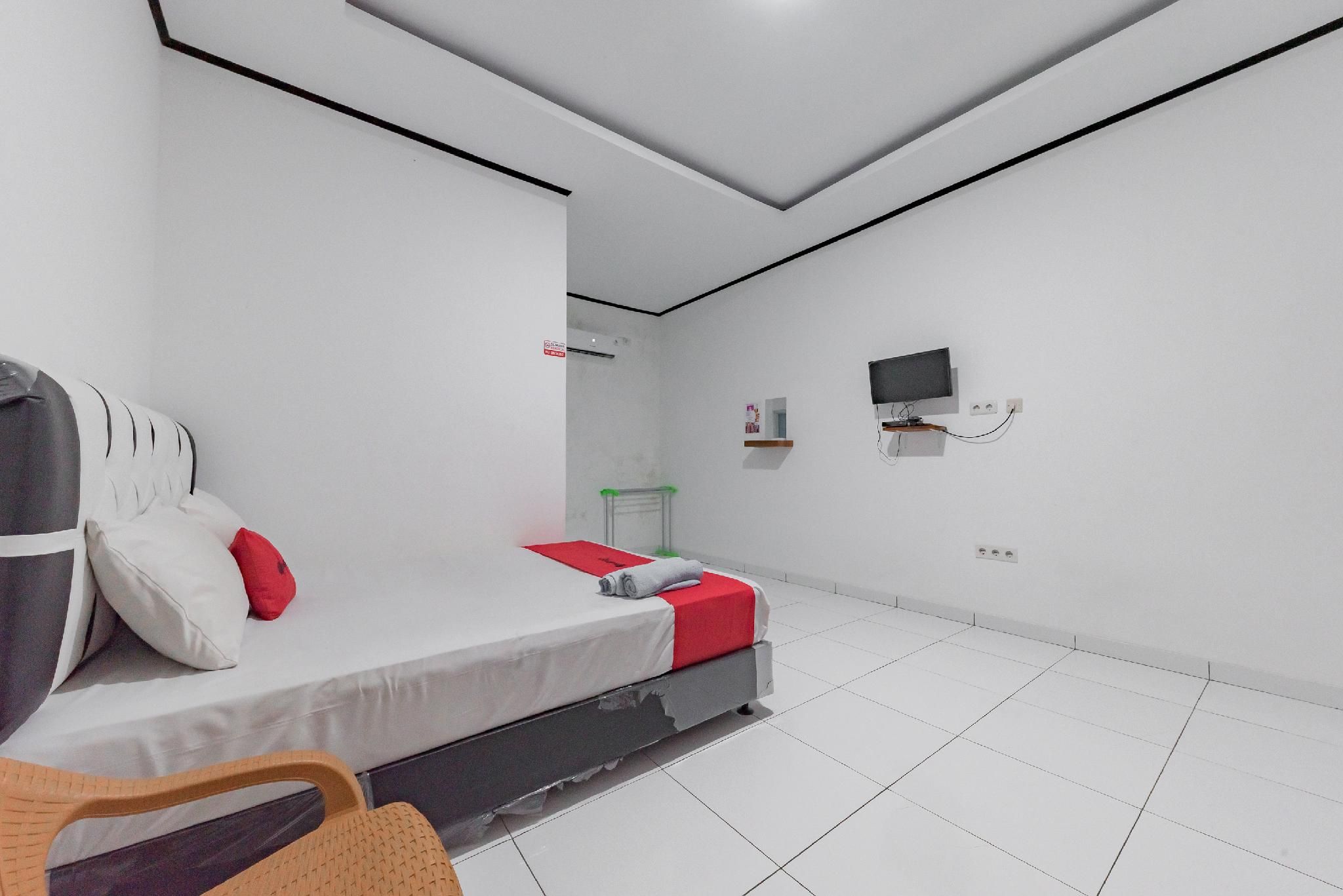 RedDoorz @ Geopark Ciletuh Sukabumi Premium Room 3