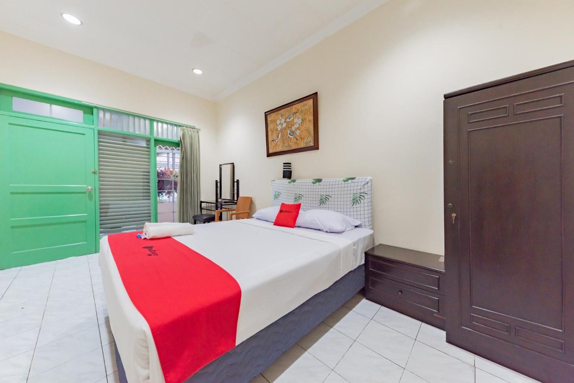 RedDoorz @ Jalan R.E. Martadinata Sukabumi Premium Room