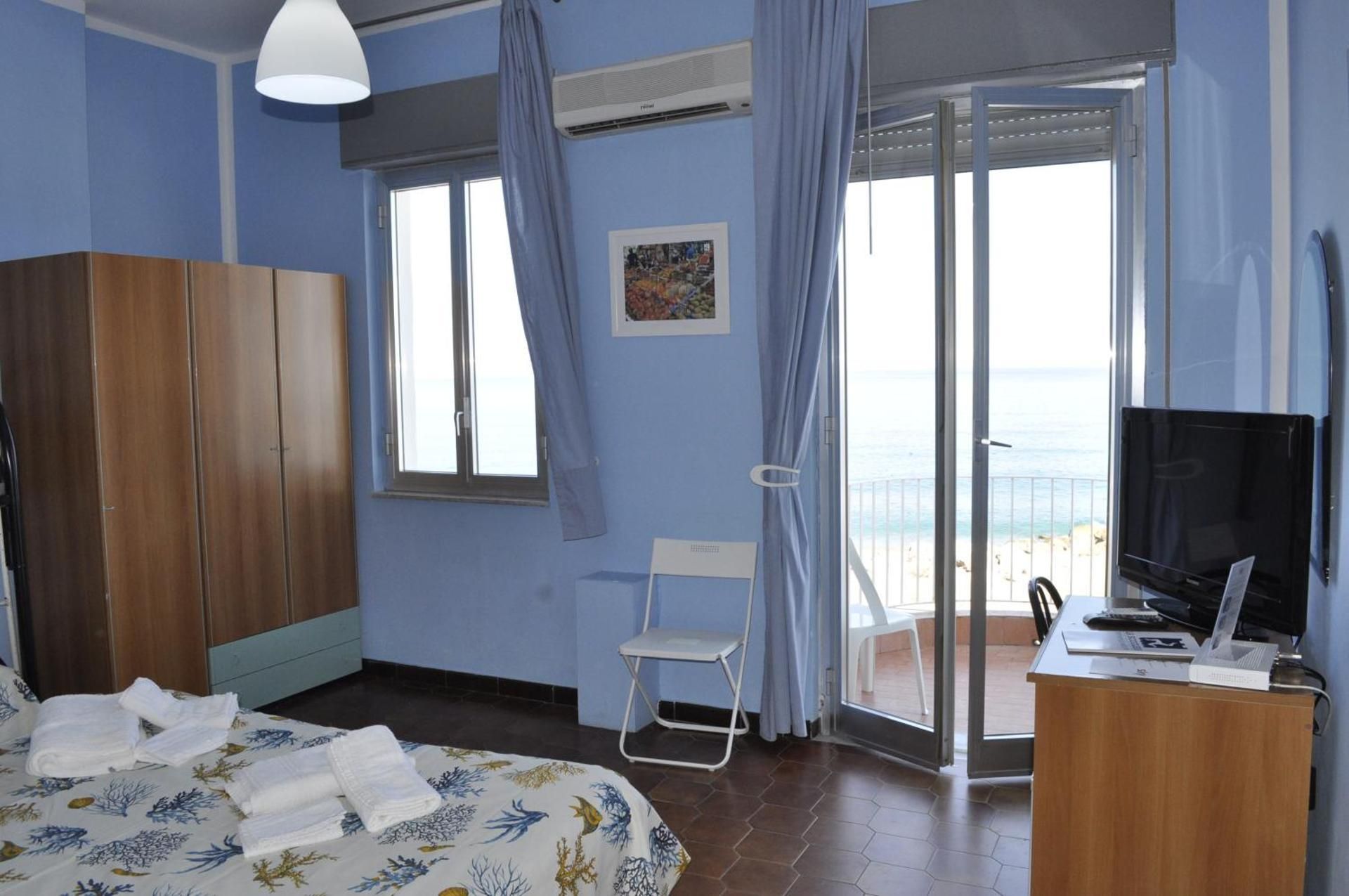 Triple Room with Sea View