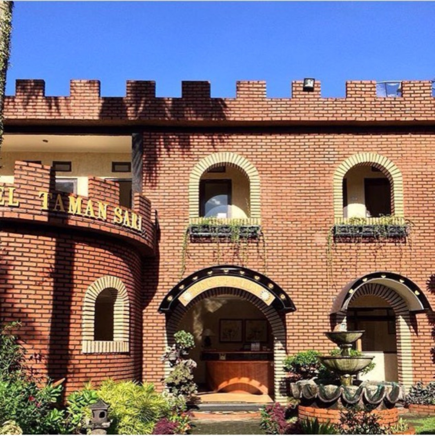 TAMAN SARI HOTEL DAN RESORT