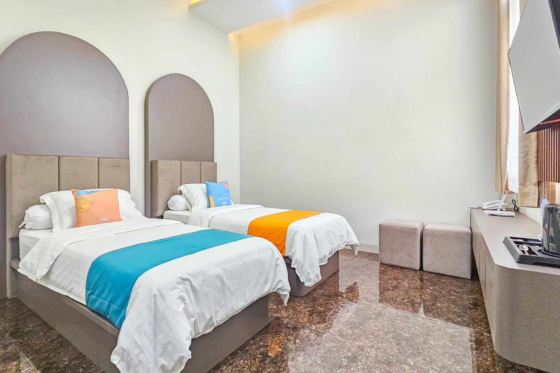 Sans Vibes Hotel Sulanjana Syariah Sukabumi Superior Twin Room