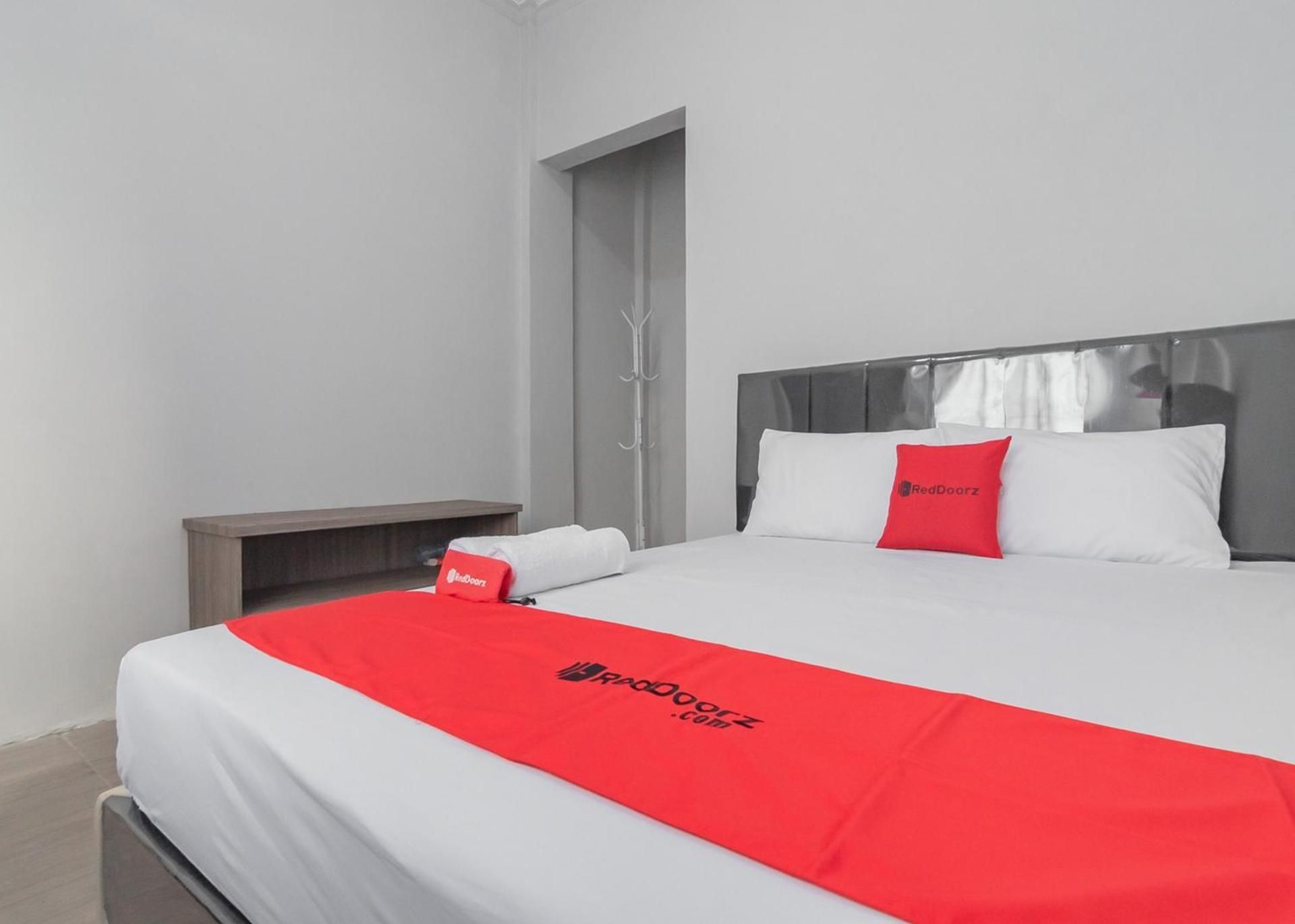 RedDoorz Syariah near Wisata Situ Gunung Sukabumi Promotion Room