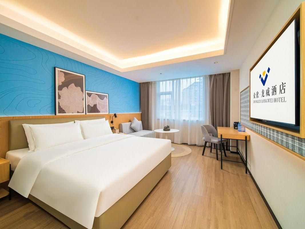 Deluxe King Room