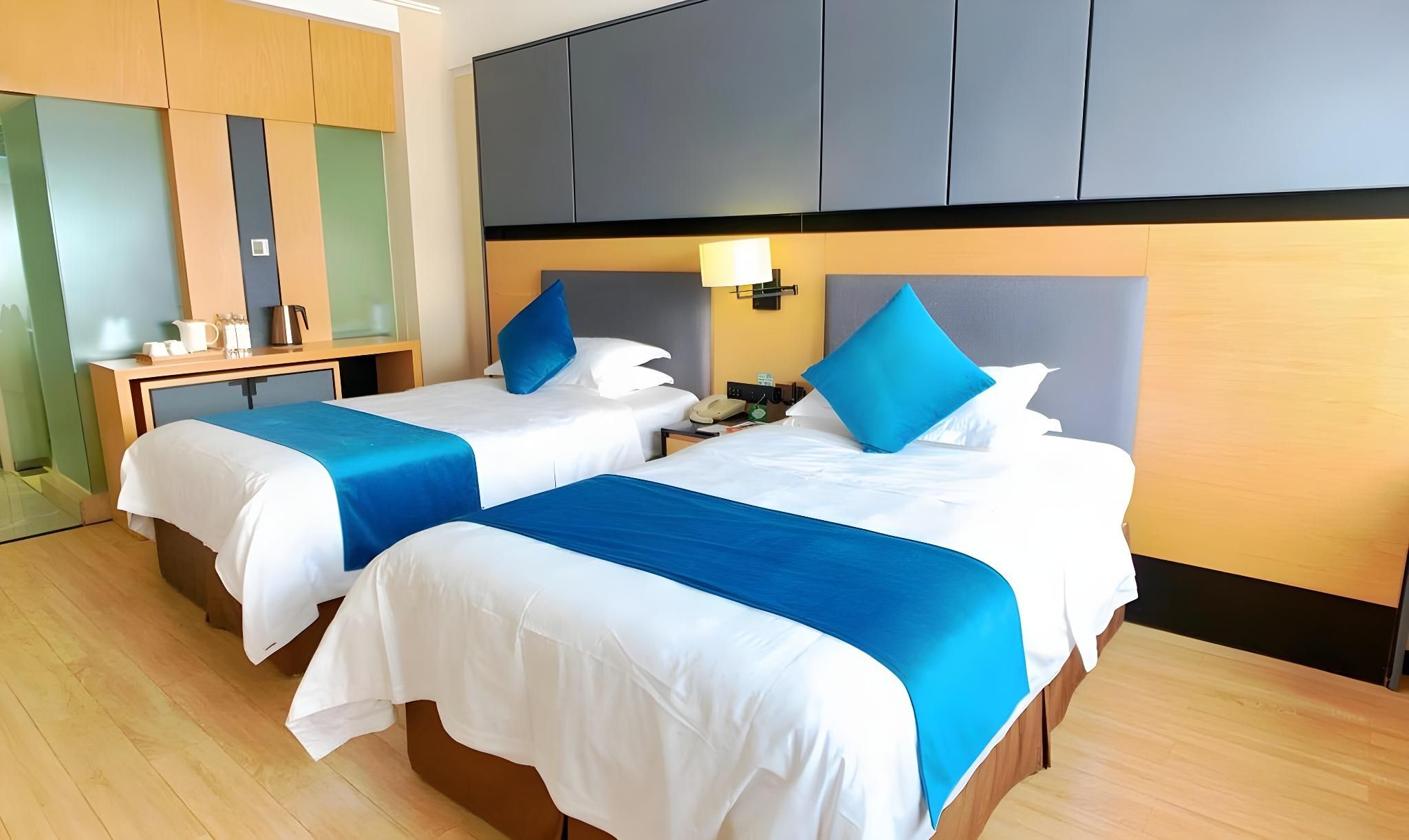 Elegant 2-bed Room