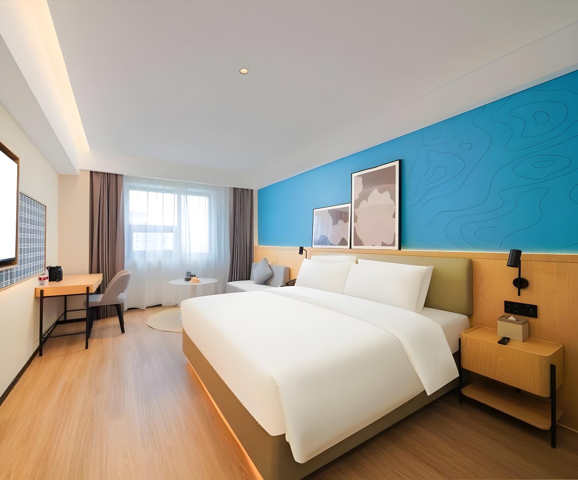 Queen Room with View