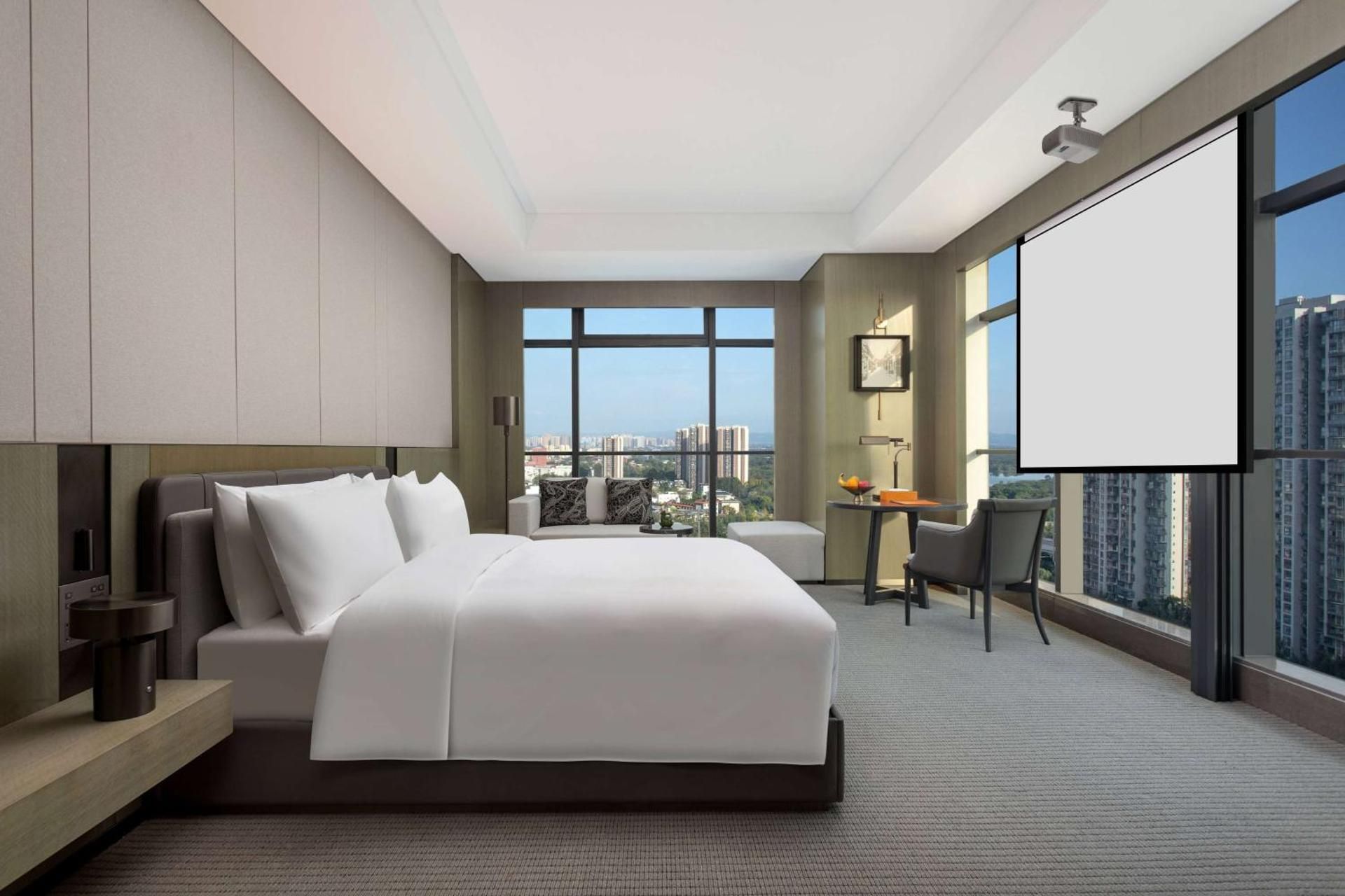 Deluxe Lake View King Room