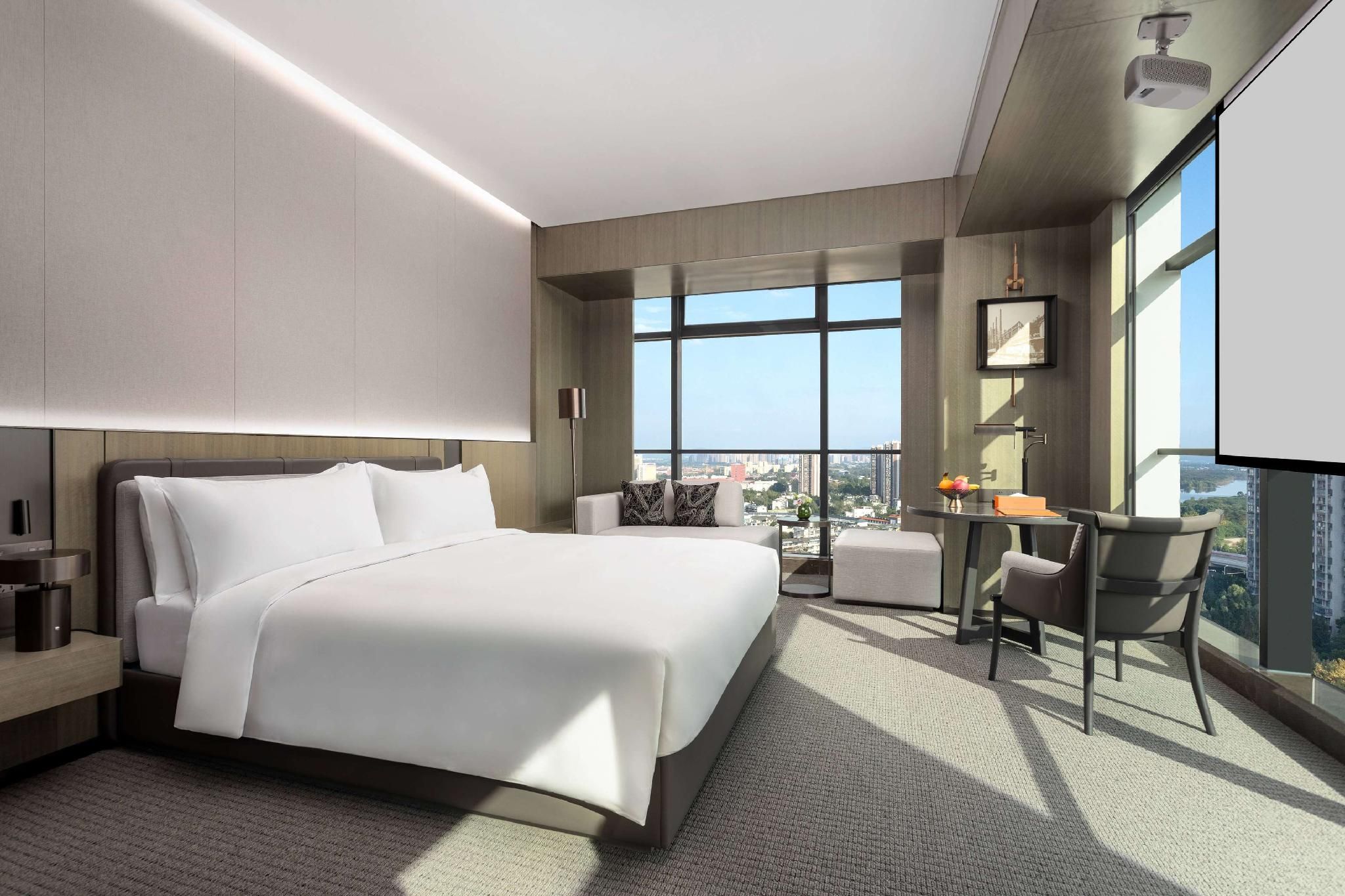 Grand Lake View King Room