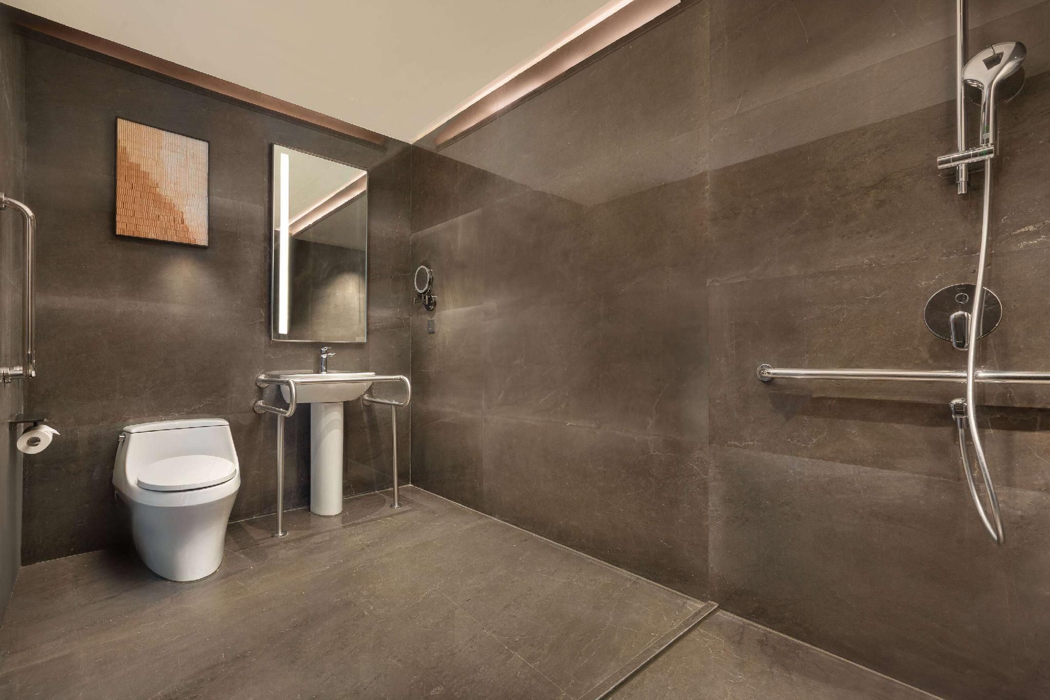 Accessible King Room
