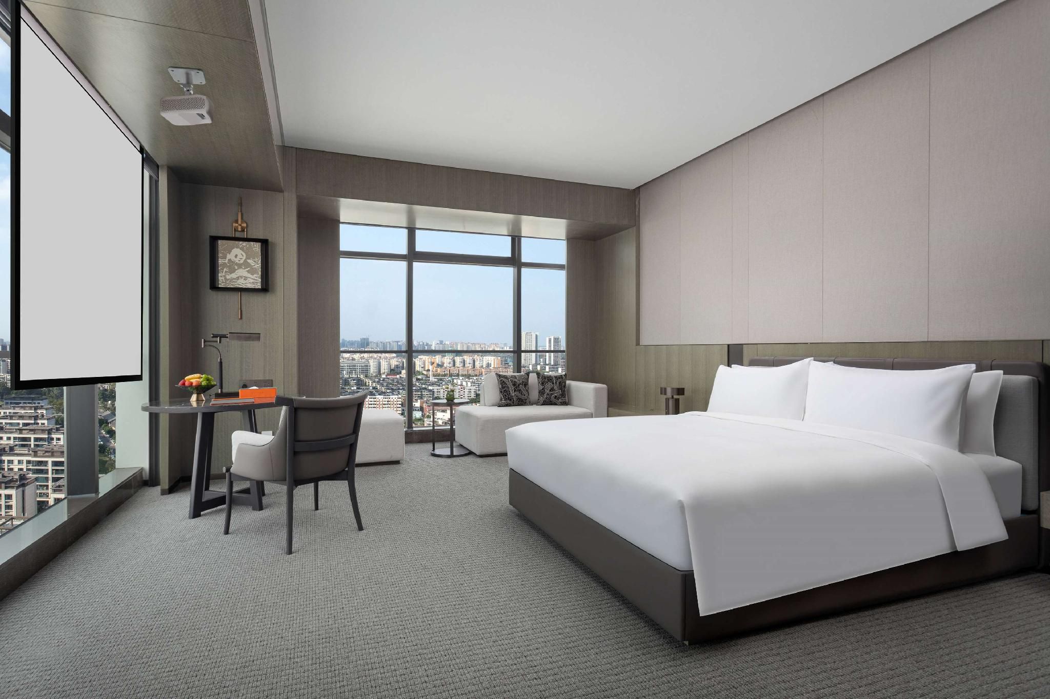 Grand City View King Room