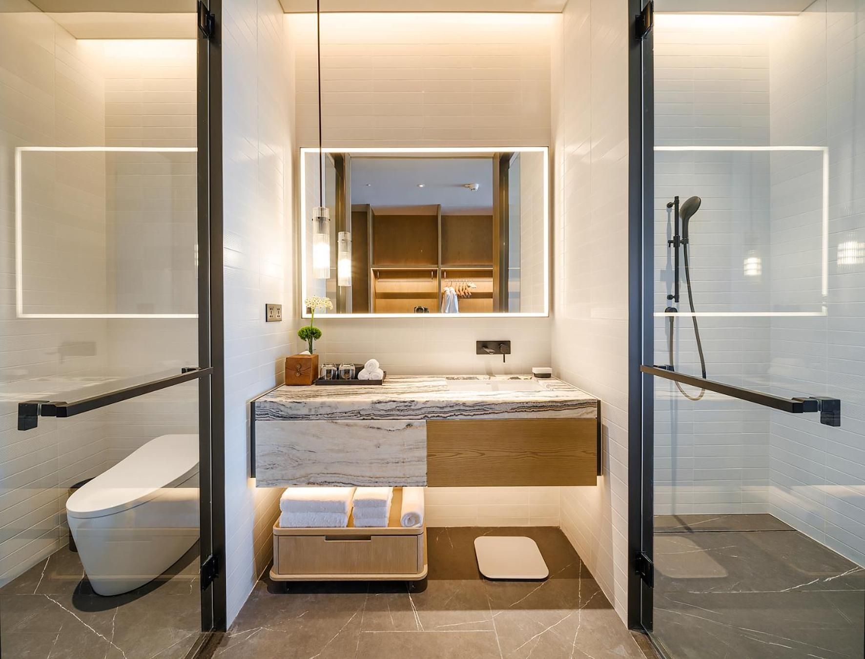 Deluxe Twin Room with Lake View