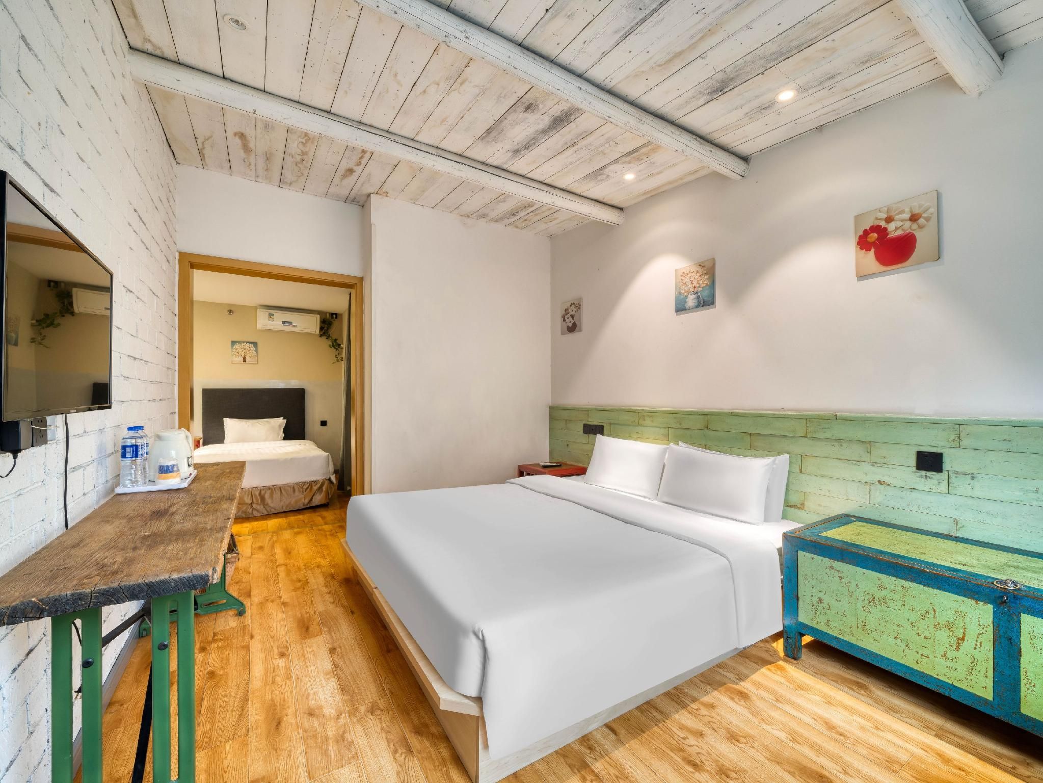 7 Days - Suite Room