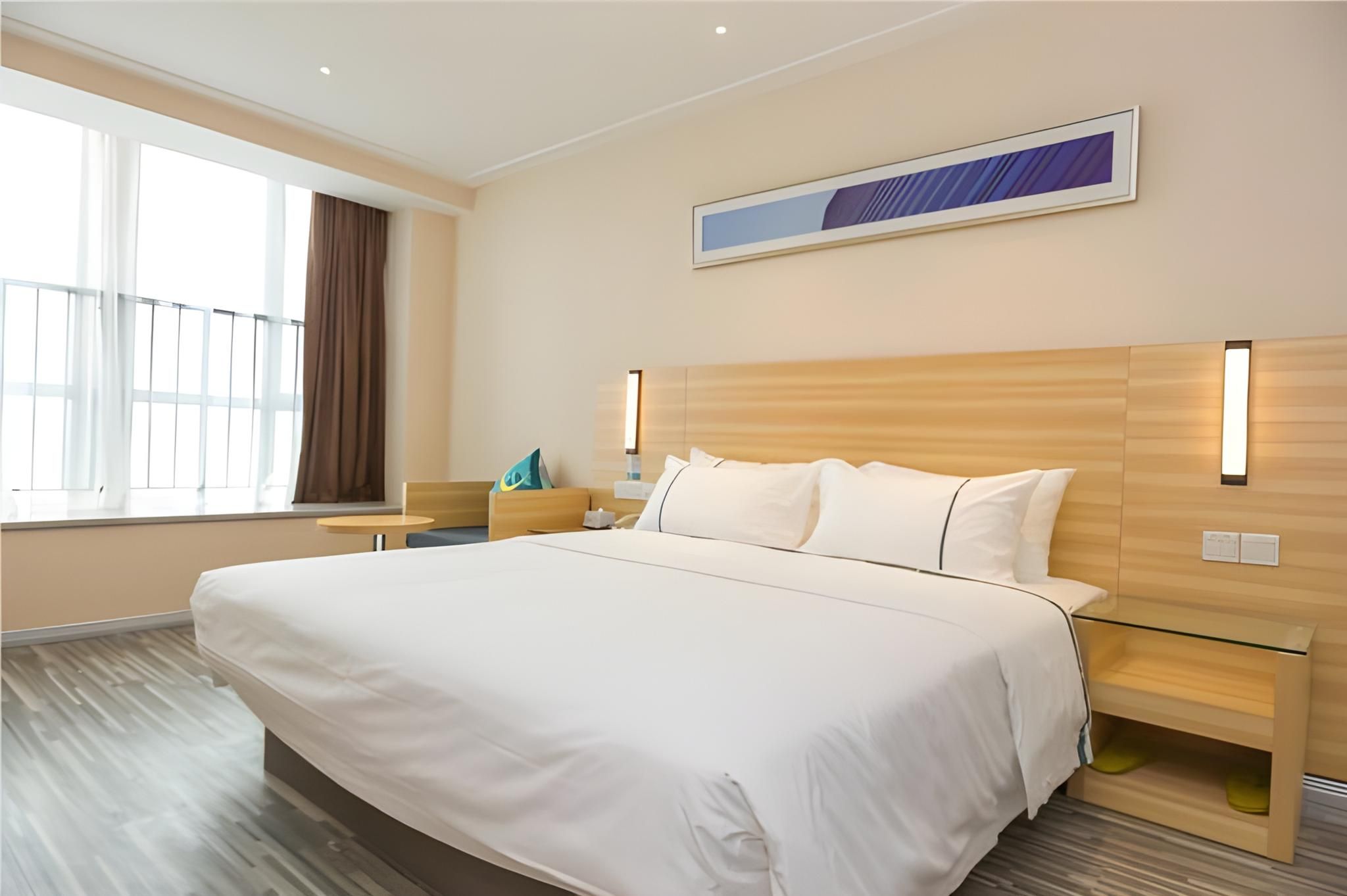 Business Queen Room