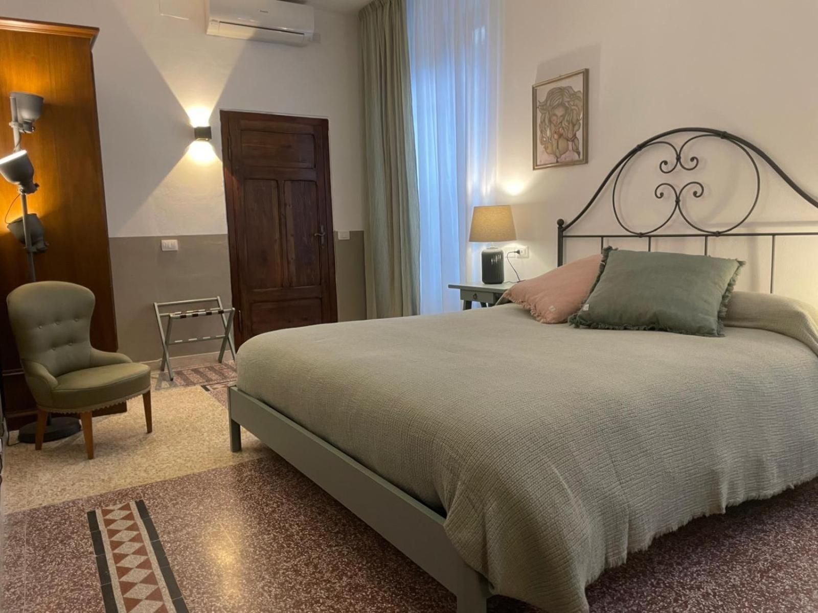 Large Double Room