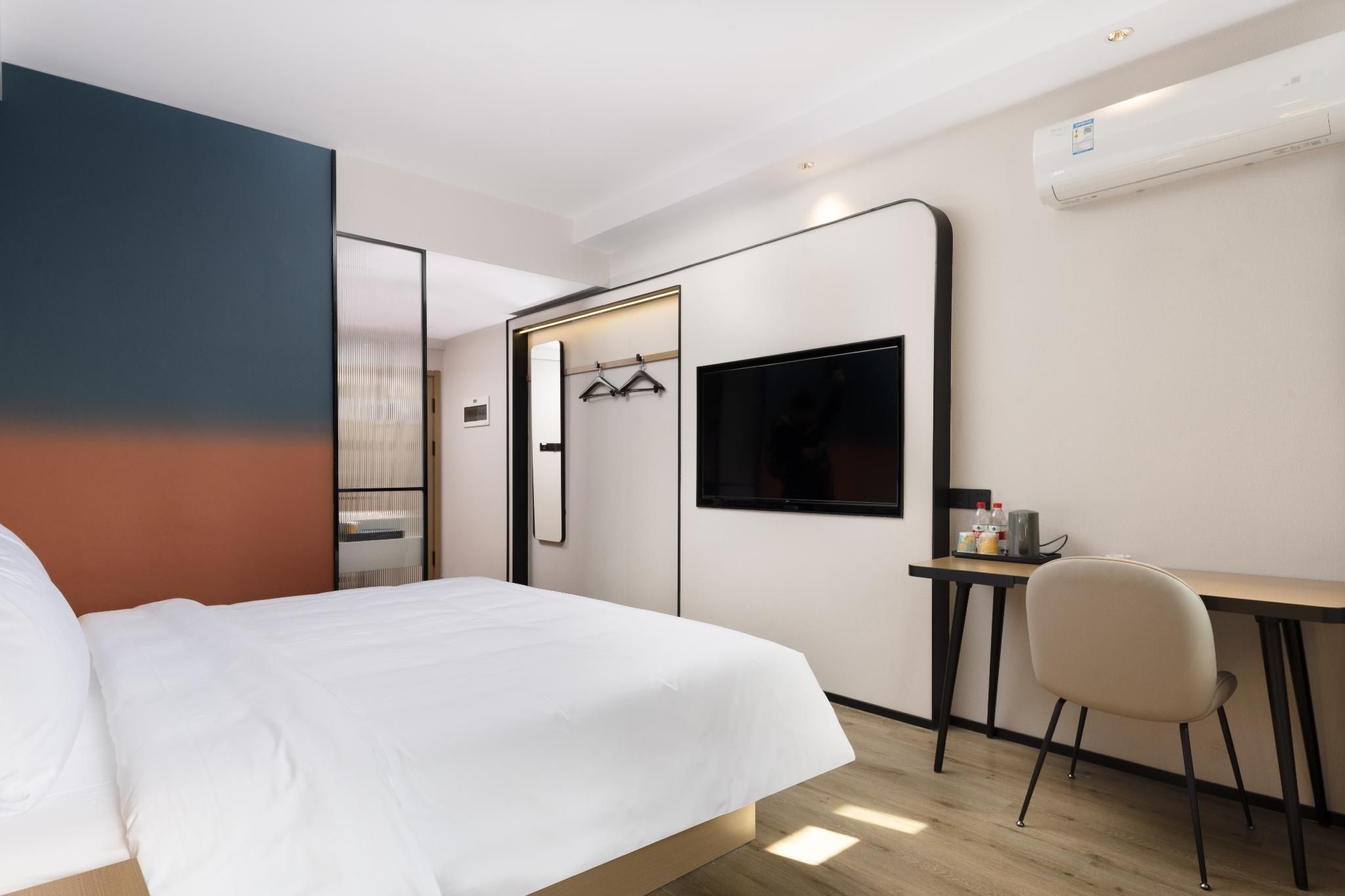 Huazhu - Superior BedRoom