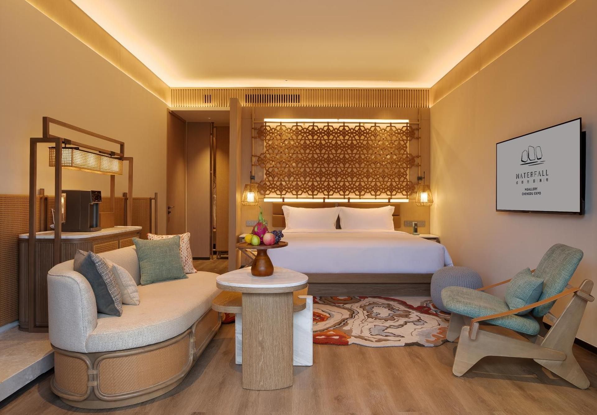 Deluxe King Room with Park View and Private Courtyard