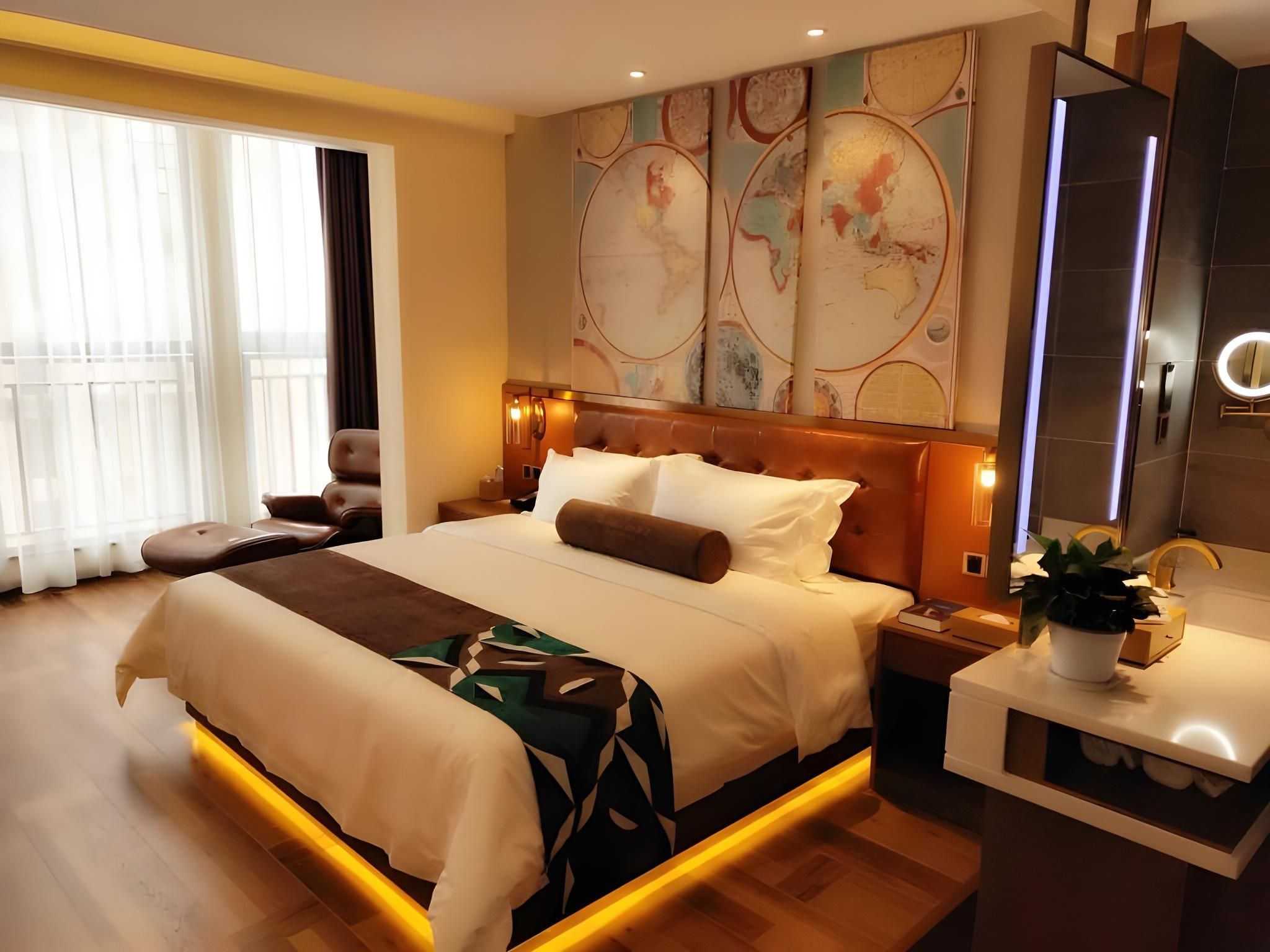 James Joyce - Feifan Bed Room With View