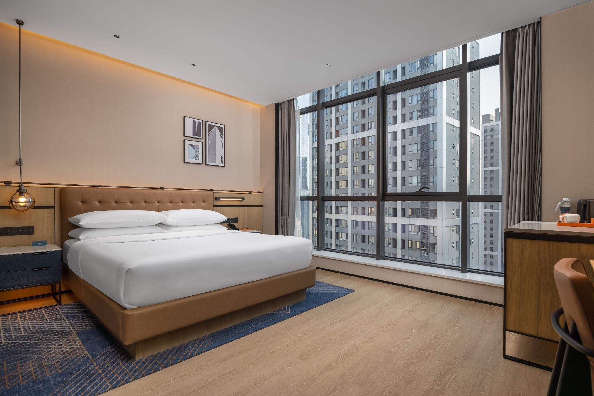 Selected King, Guest room, 1 King