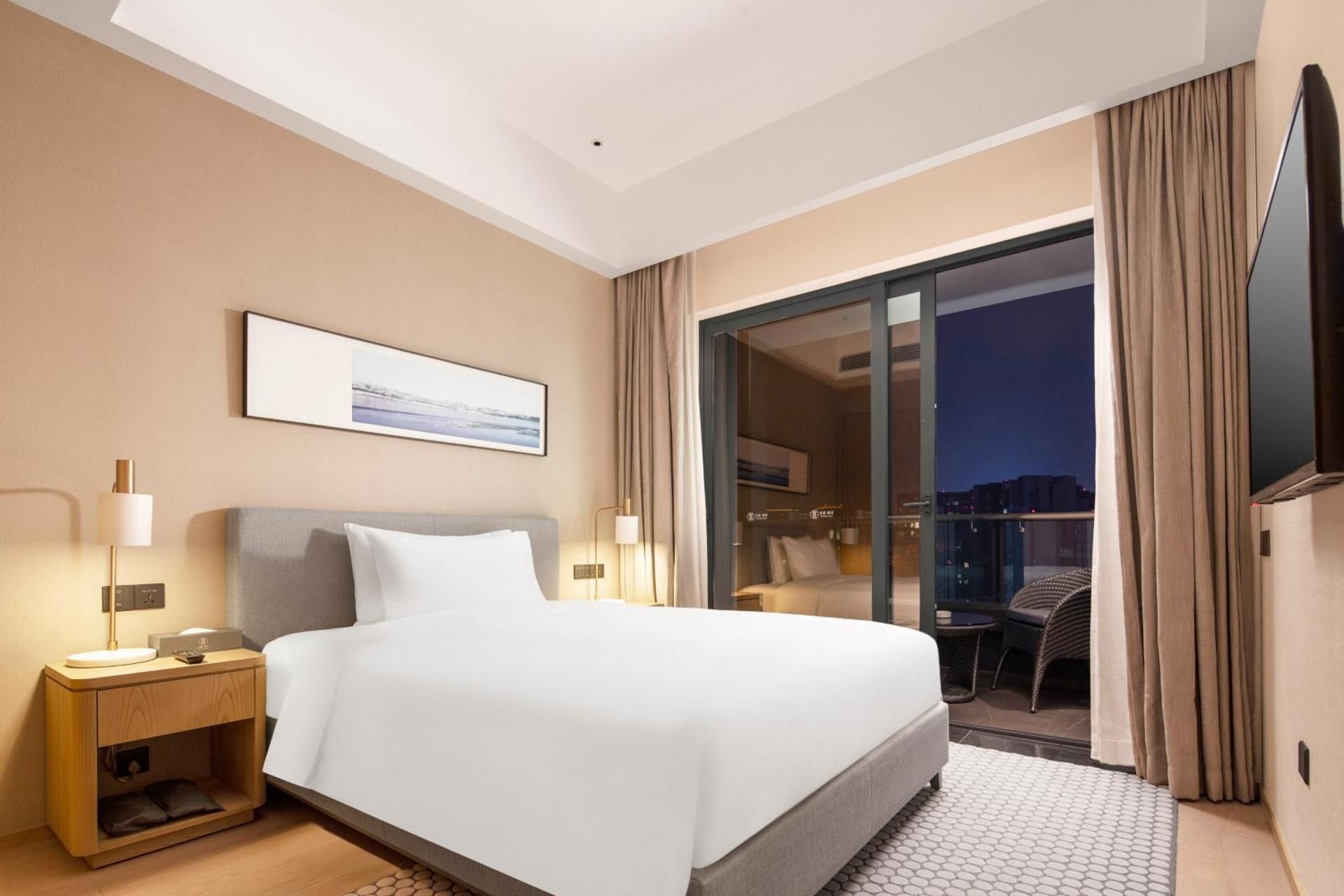 Deluxe Double or Twin Room with Balcony