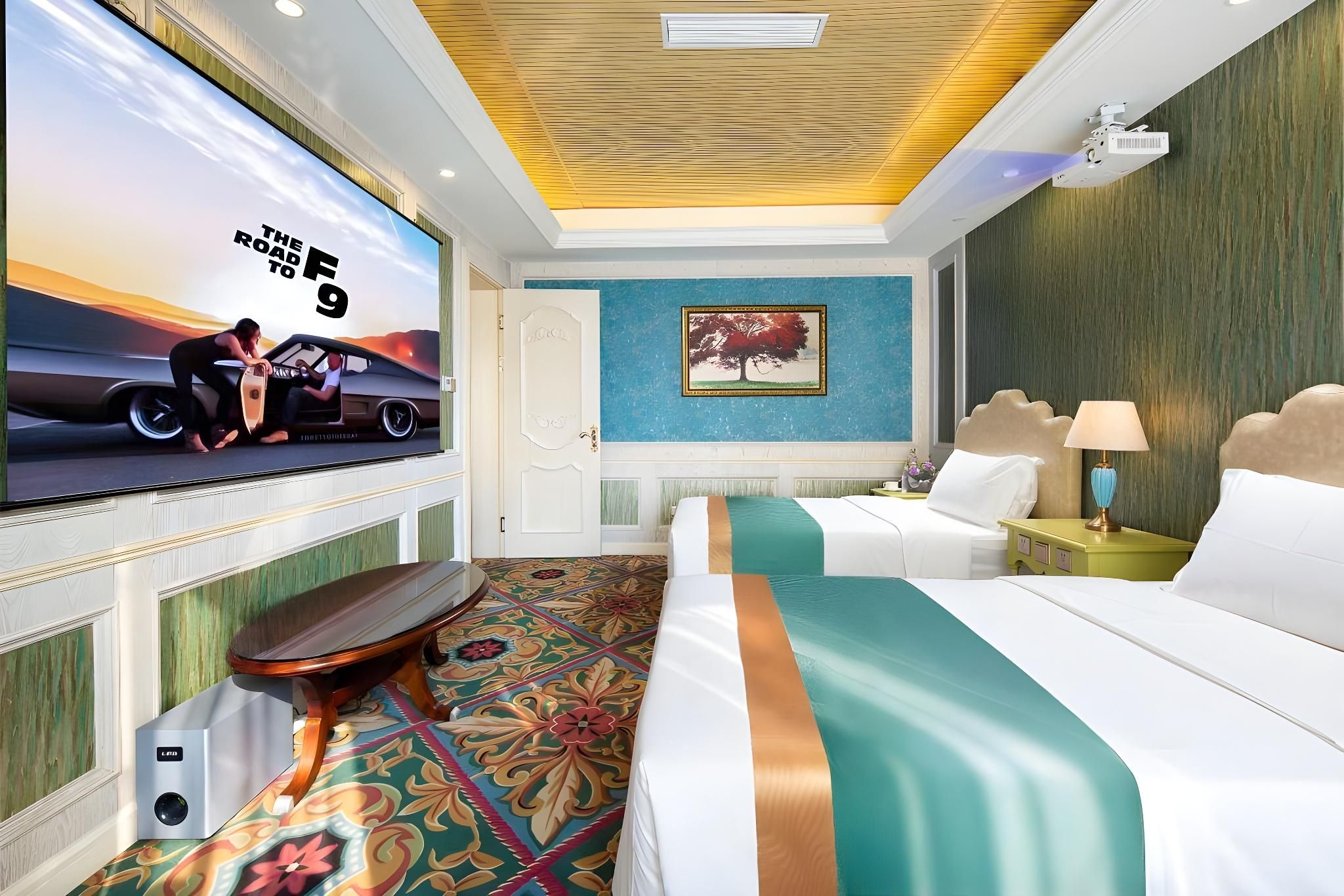 Family Connecting Rooms with King Bed and 2 Single Beds