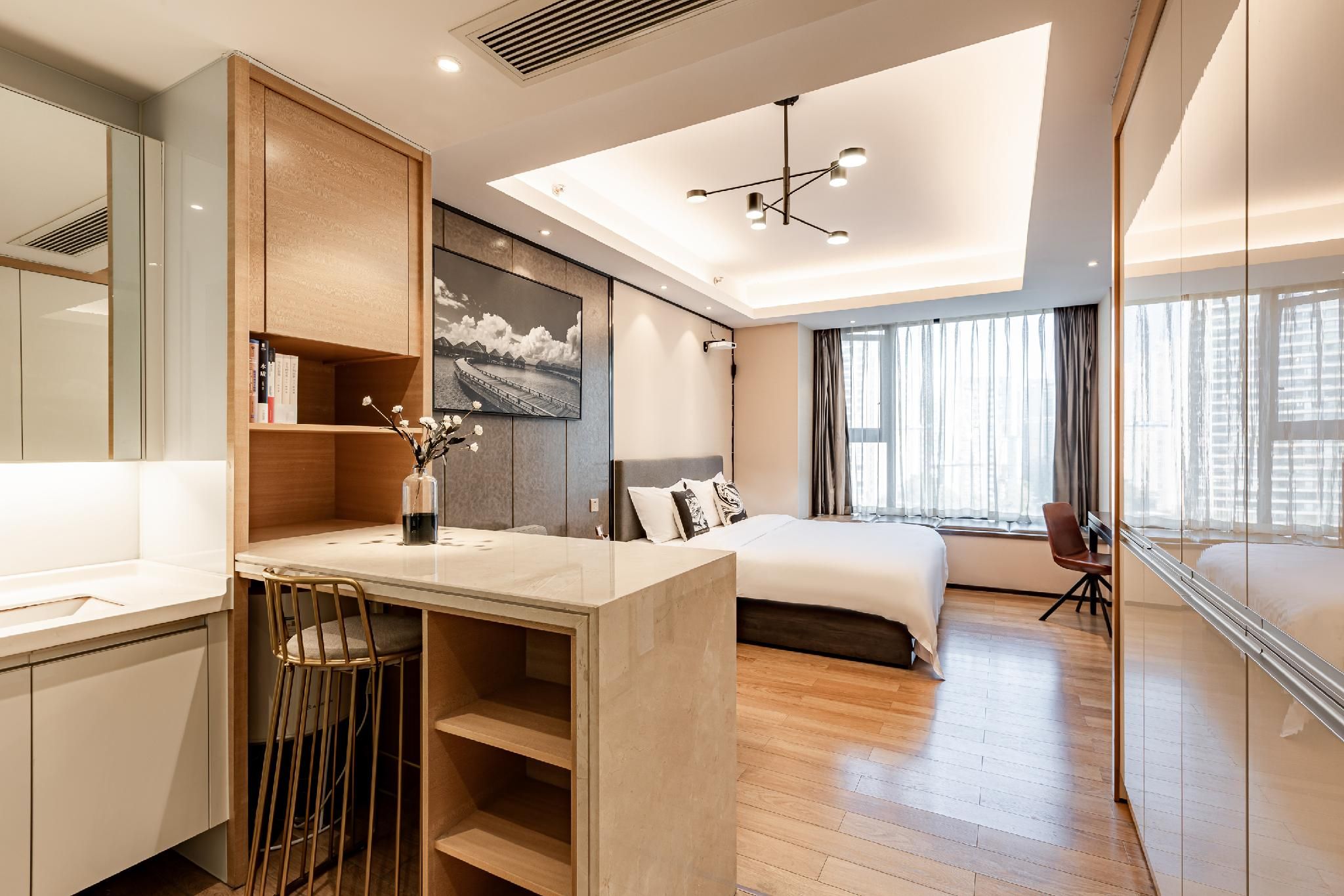 Rezen - Classic Cinema Theme Room