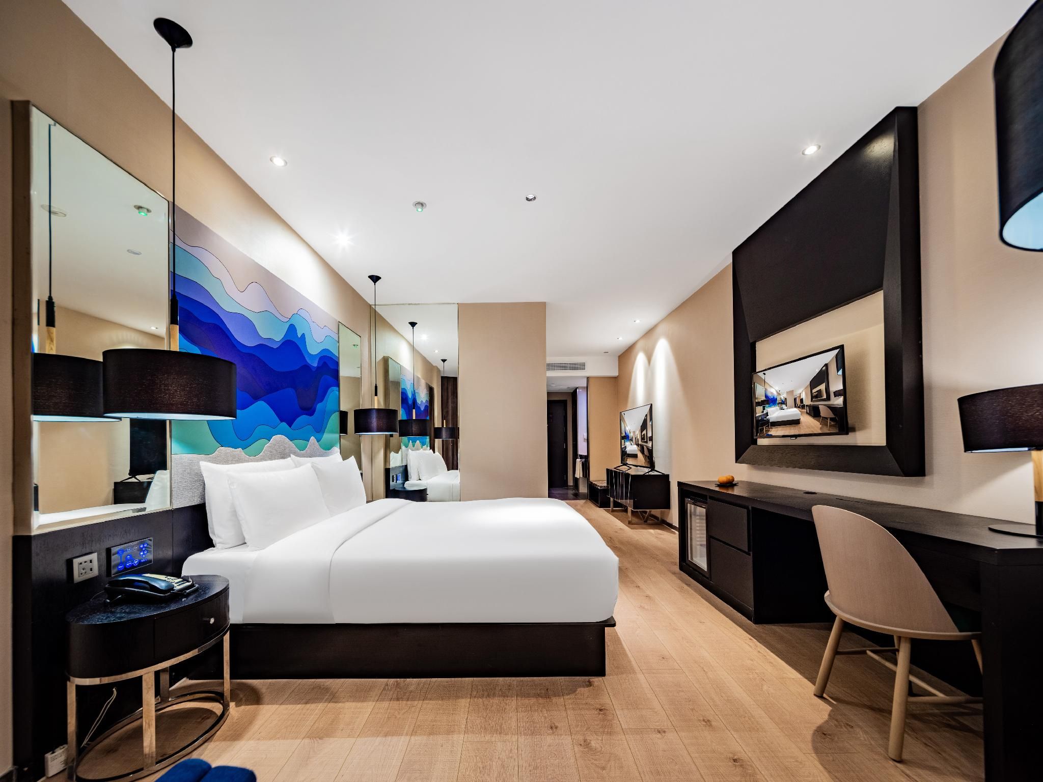 Huazhu - Designer Bed Room
