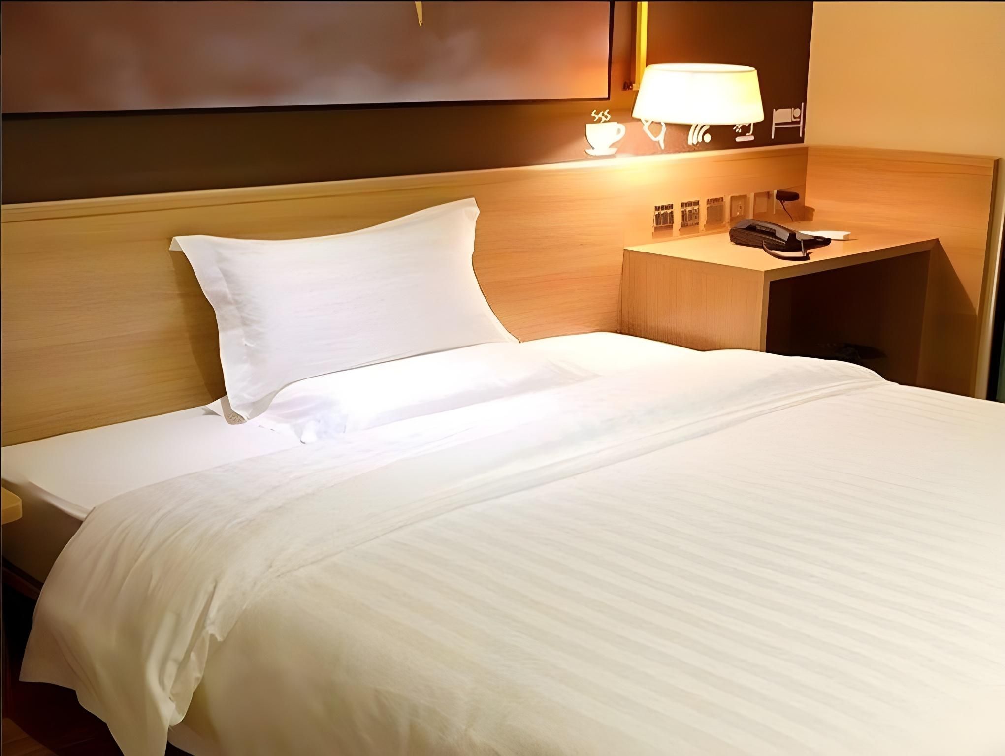 IU Compact U - Exquisite Bed Room