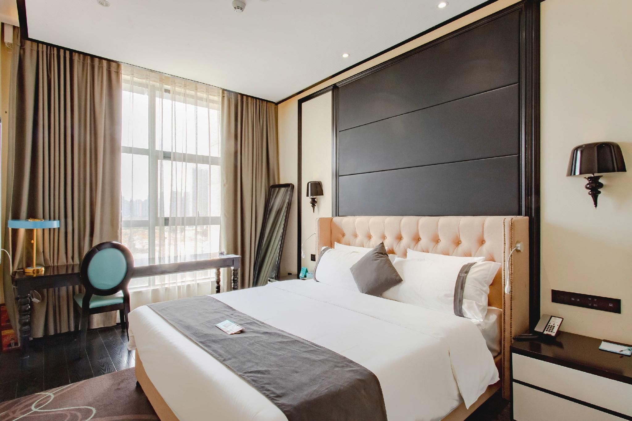 Xana - Deluxe Bed Room
