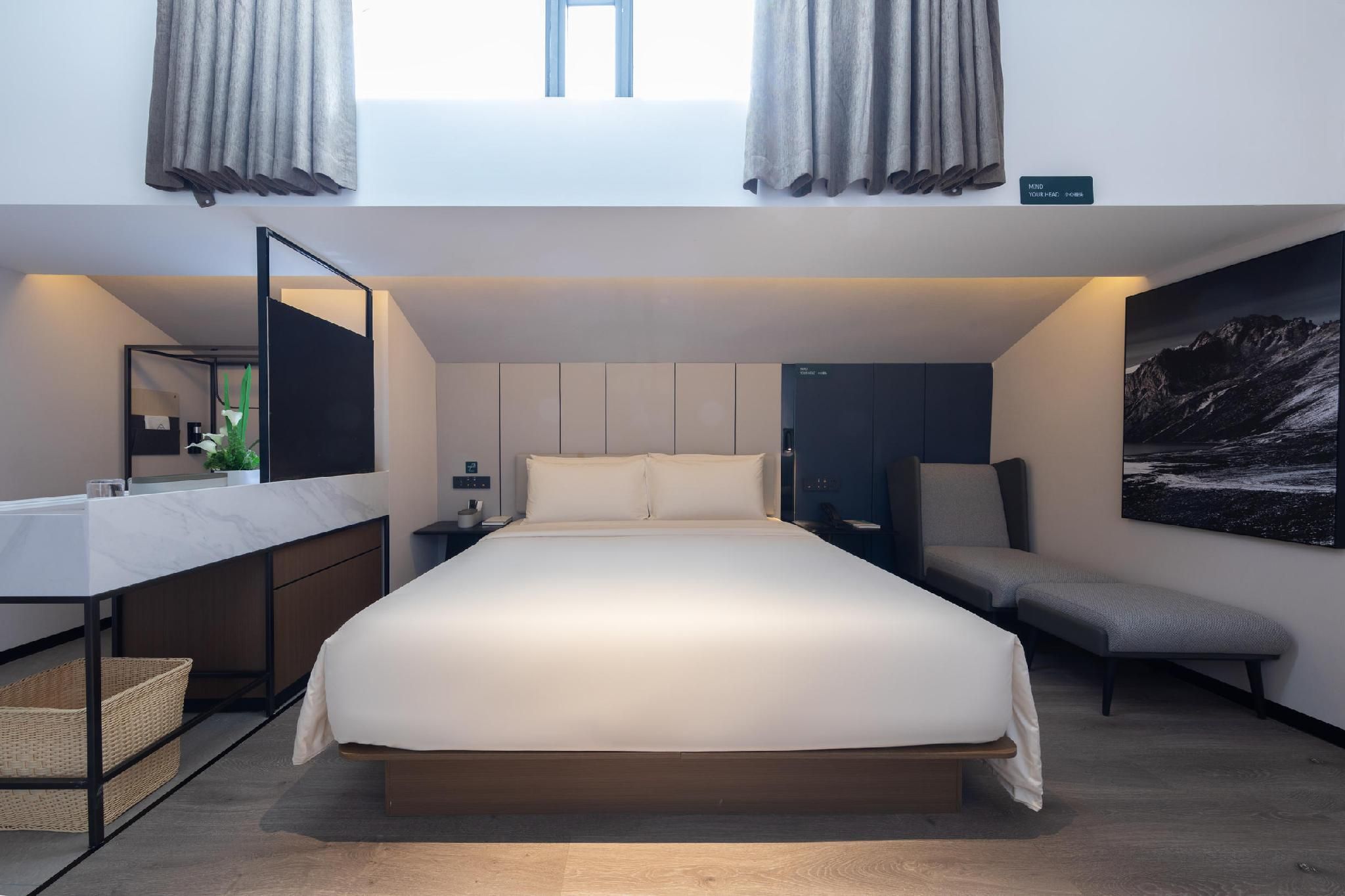 Atour - Elegant Room