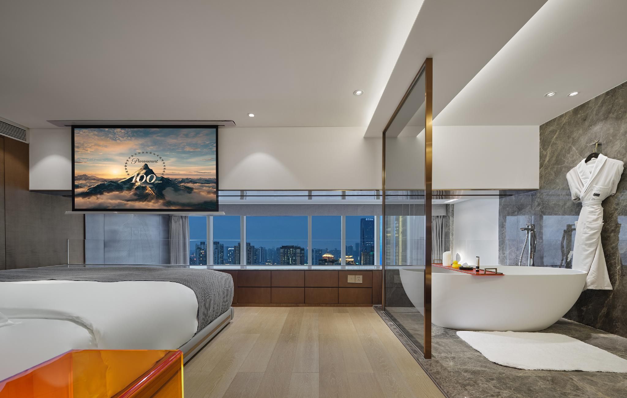 Loft Suite - 2 Bedroom - Taikoo Li View - 2 Bathrooms