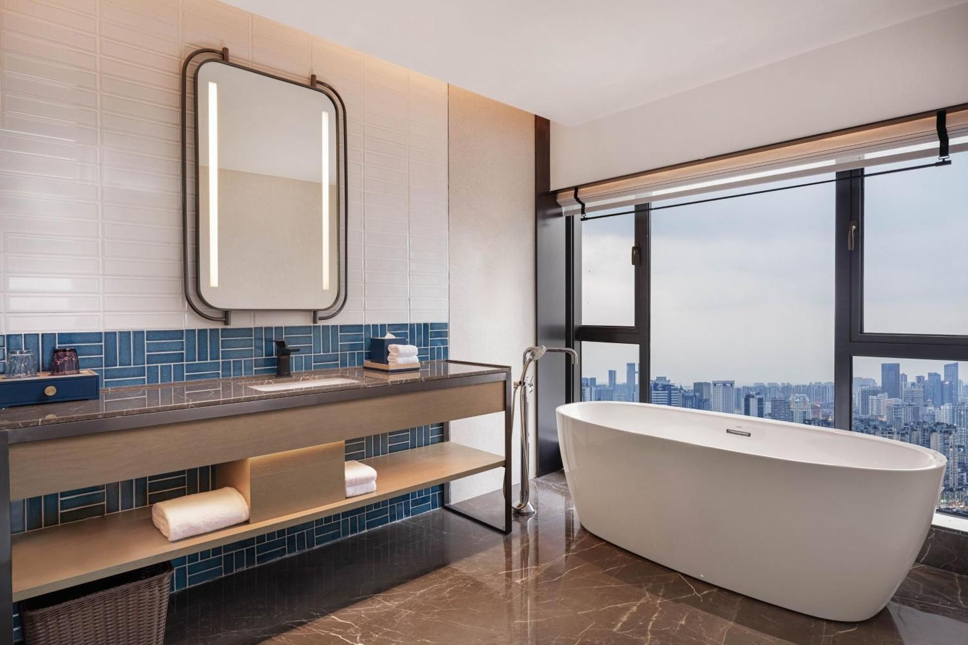 Suite with Sky View, 1 Bedroom Suite, 1 King, City view