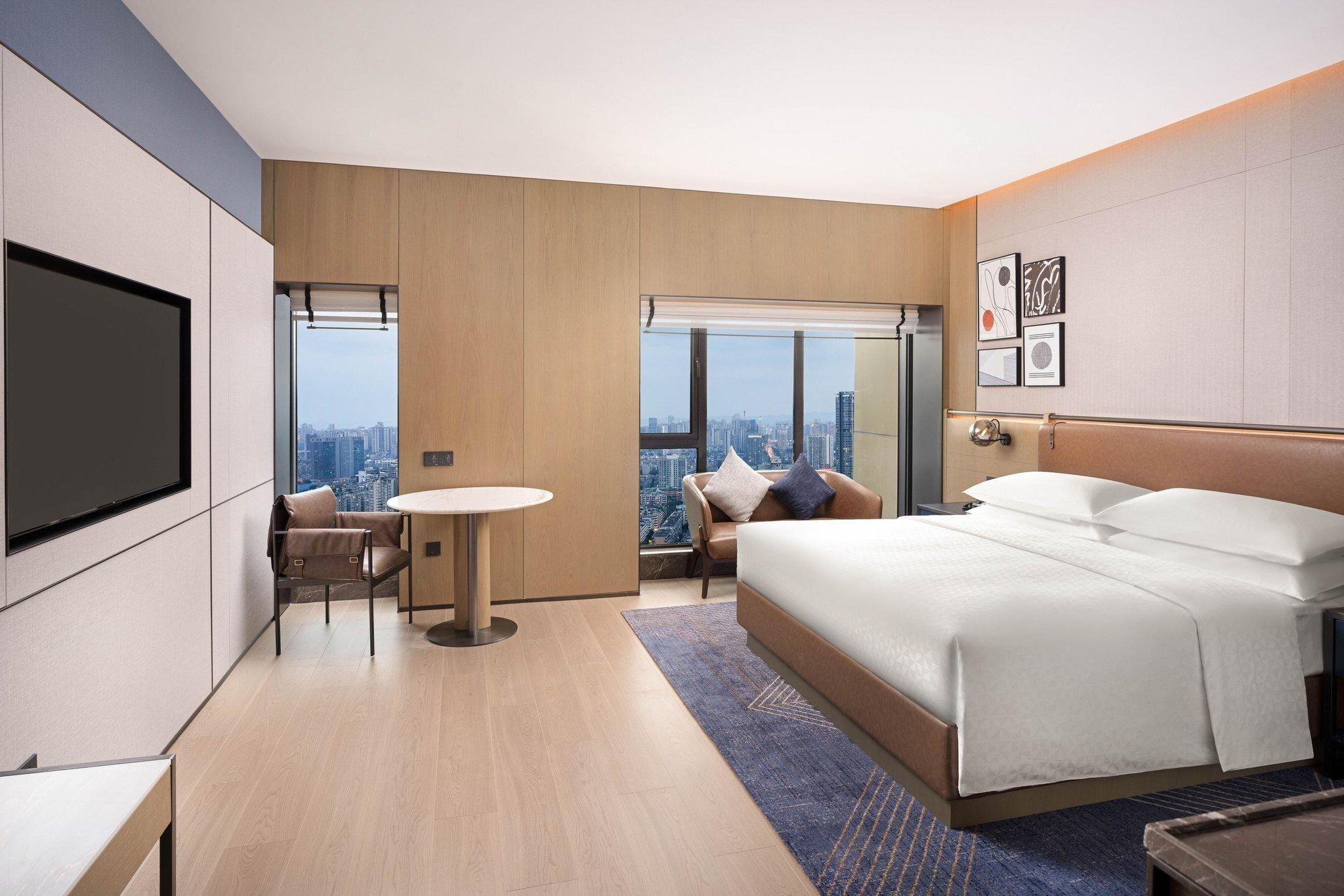 Elegant King, Guest room, 1 King, City view