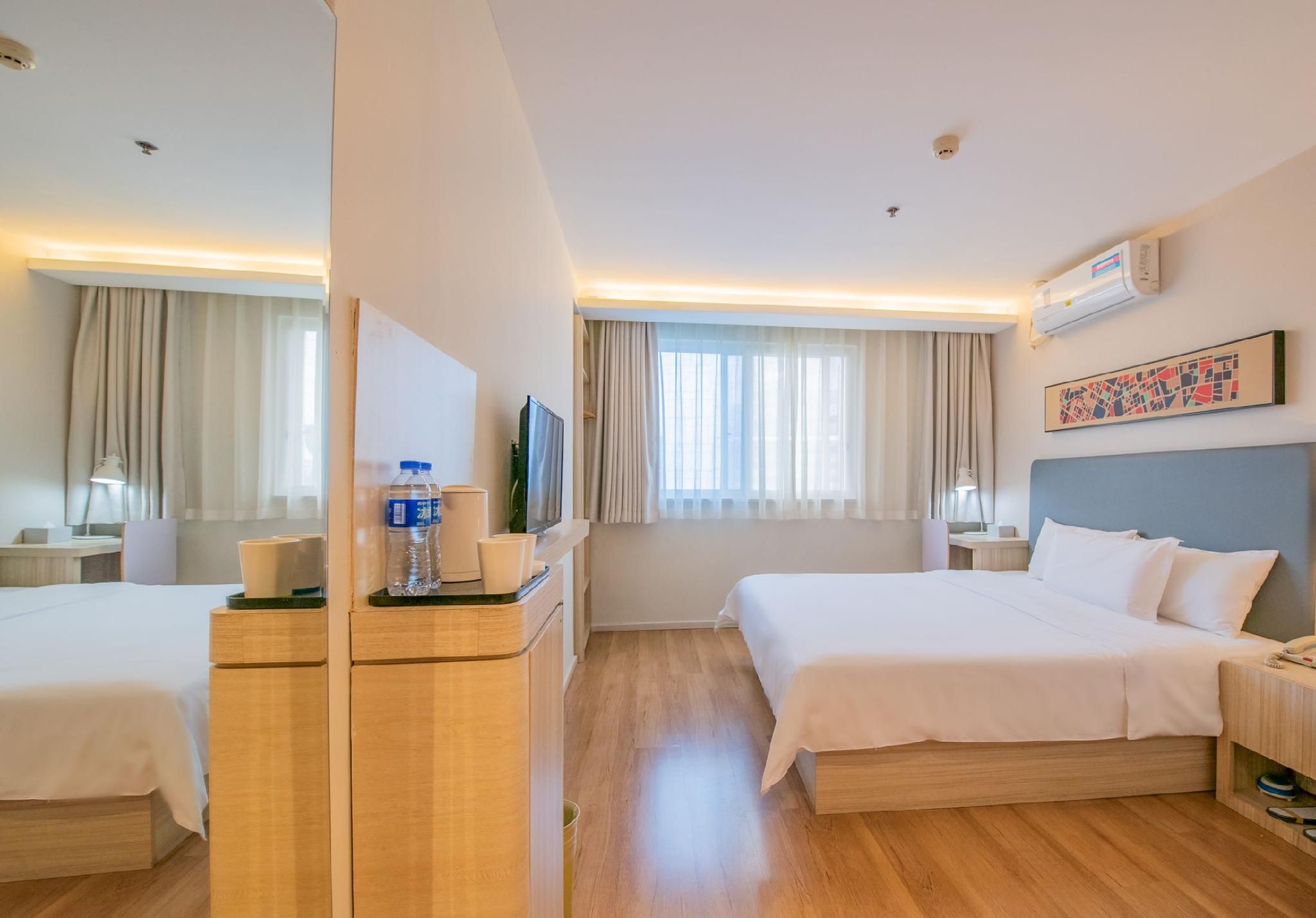 Business Queen Bed Room