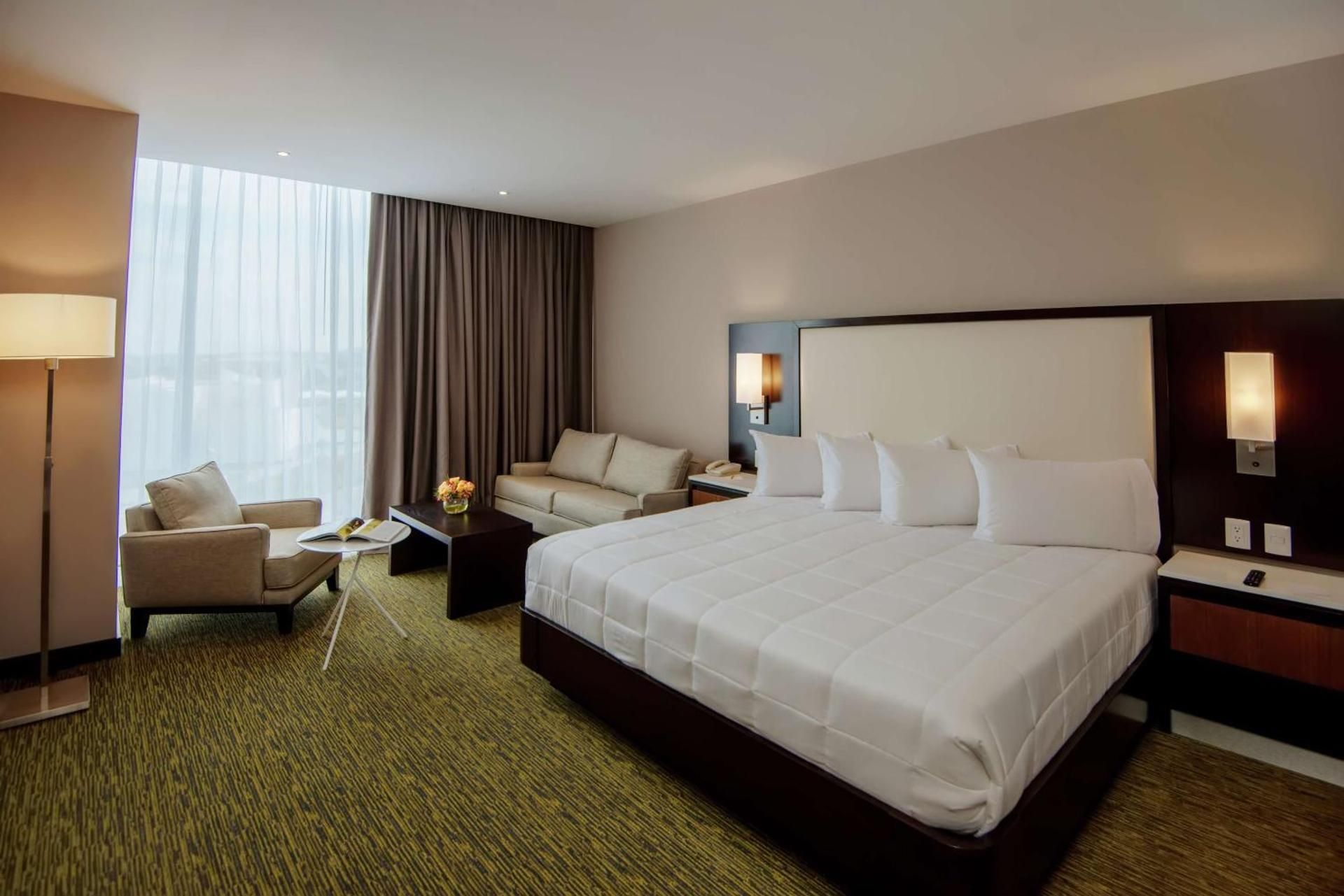 1 King Corner with Sofabed