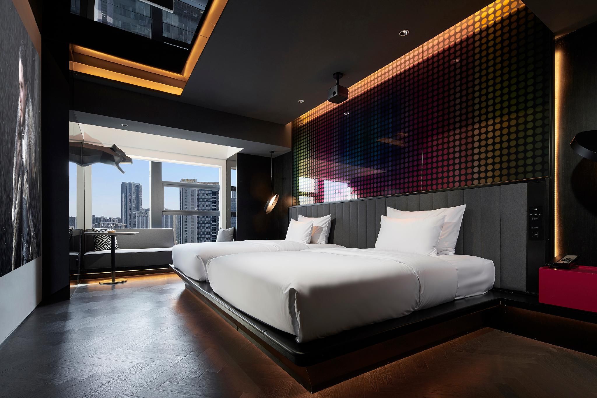 Deluxe Twin Room - Two 135cm Beds